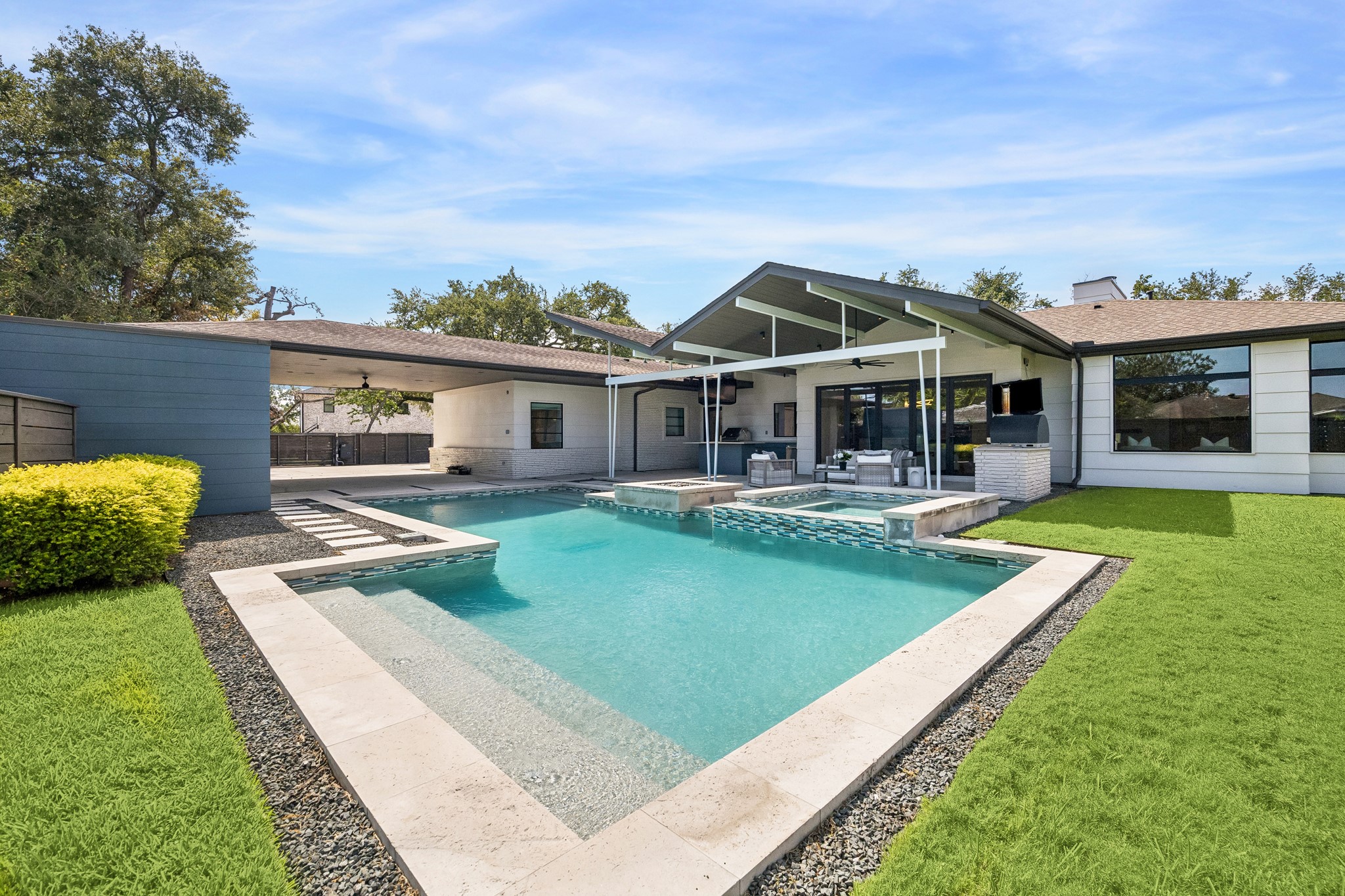 902 Worthshire Street, Houston, TX 77008