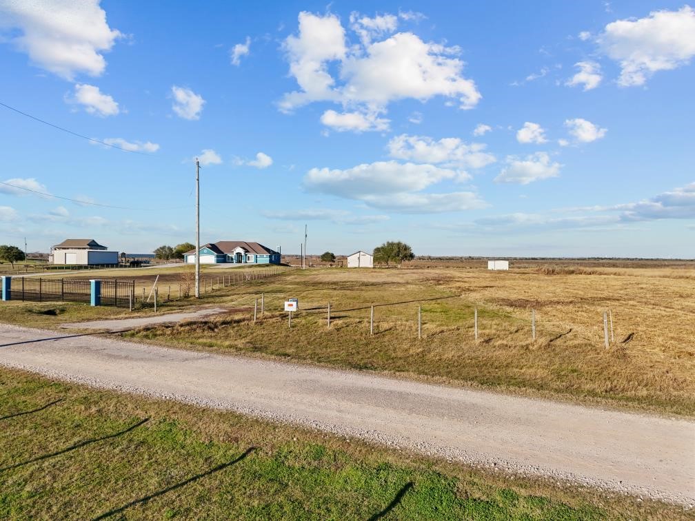 9850 S Redfish Drive, Hitchcock, TX 77563