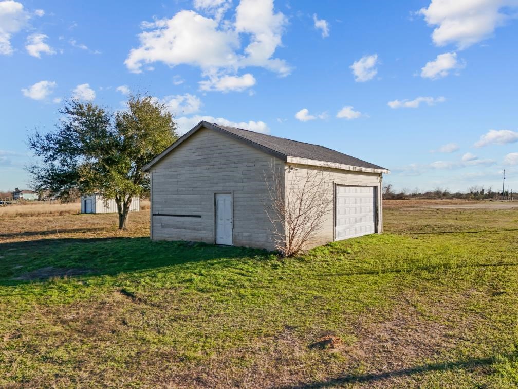 9850 S Redfish Drive, Hitchcock, TX 77563 9850 S Redfish Drive, Hitchcock, TX 77563