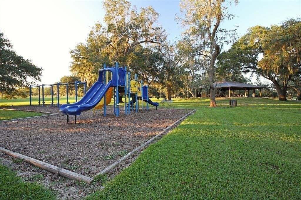 275 Horse Shoe Trail, Angleton, TX 77515