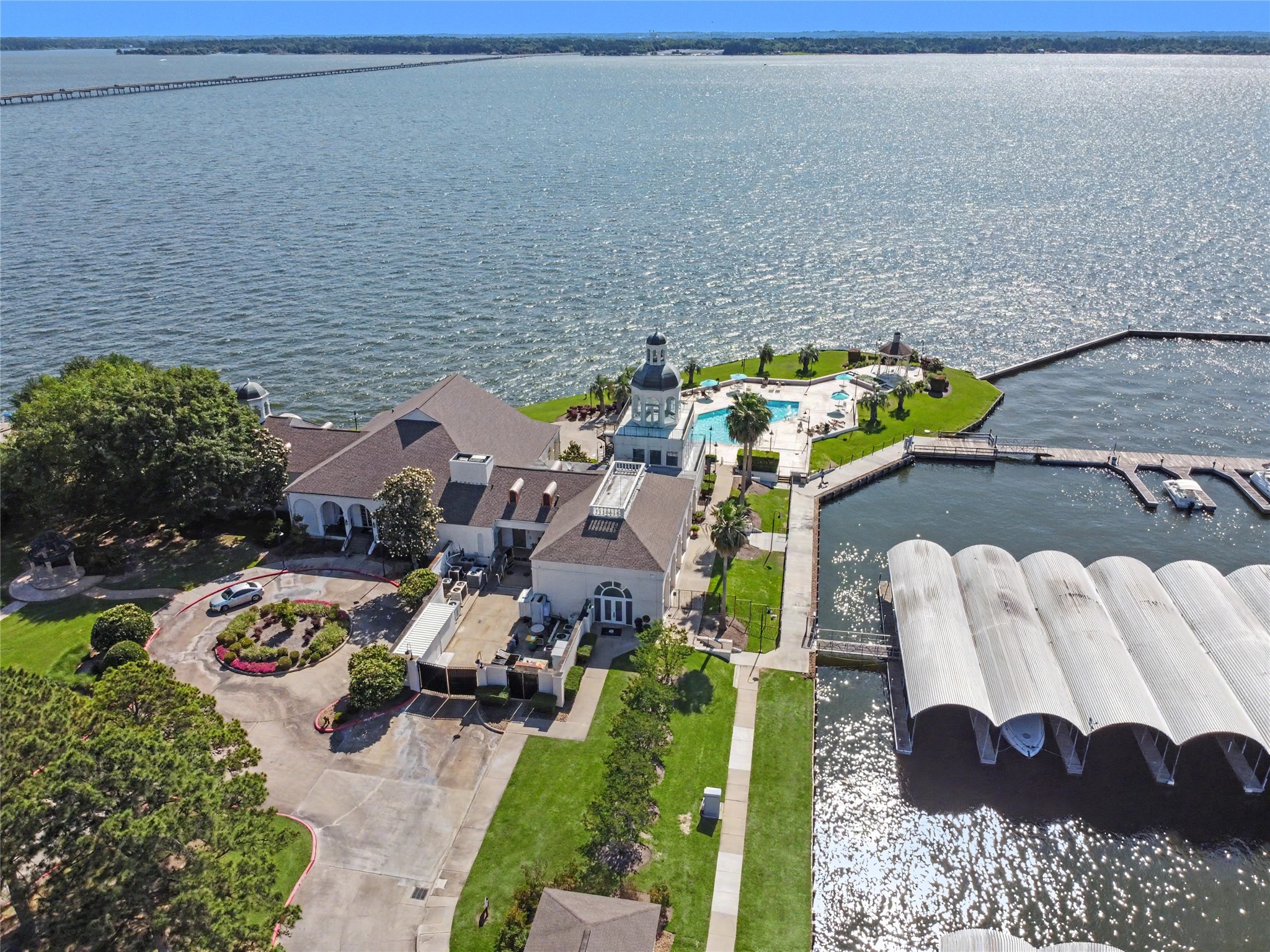 Picturesque marina with convenient access to the sparkling waters of Lake Conroe.