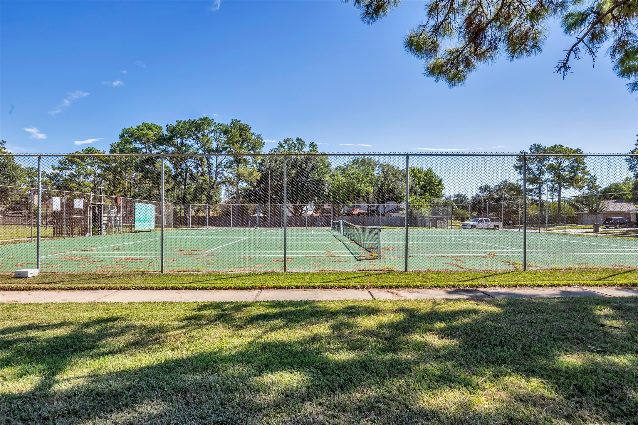 Well-kept courts close to home.