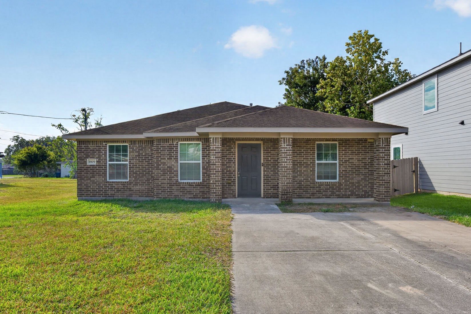 6909 Carver Avenue, Texas City, TX 77591 6909 Carver Avenue, Texas City, TX 77591