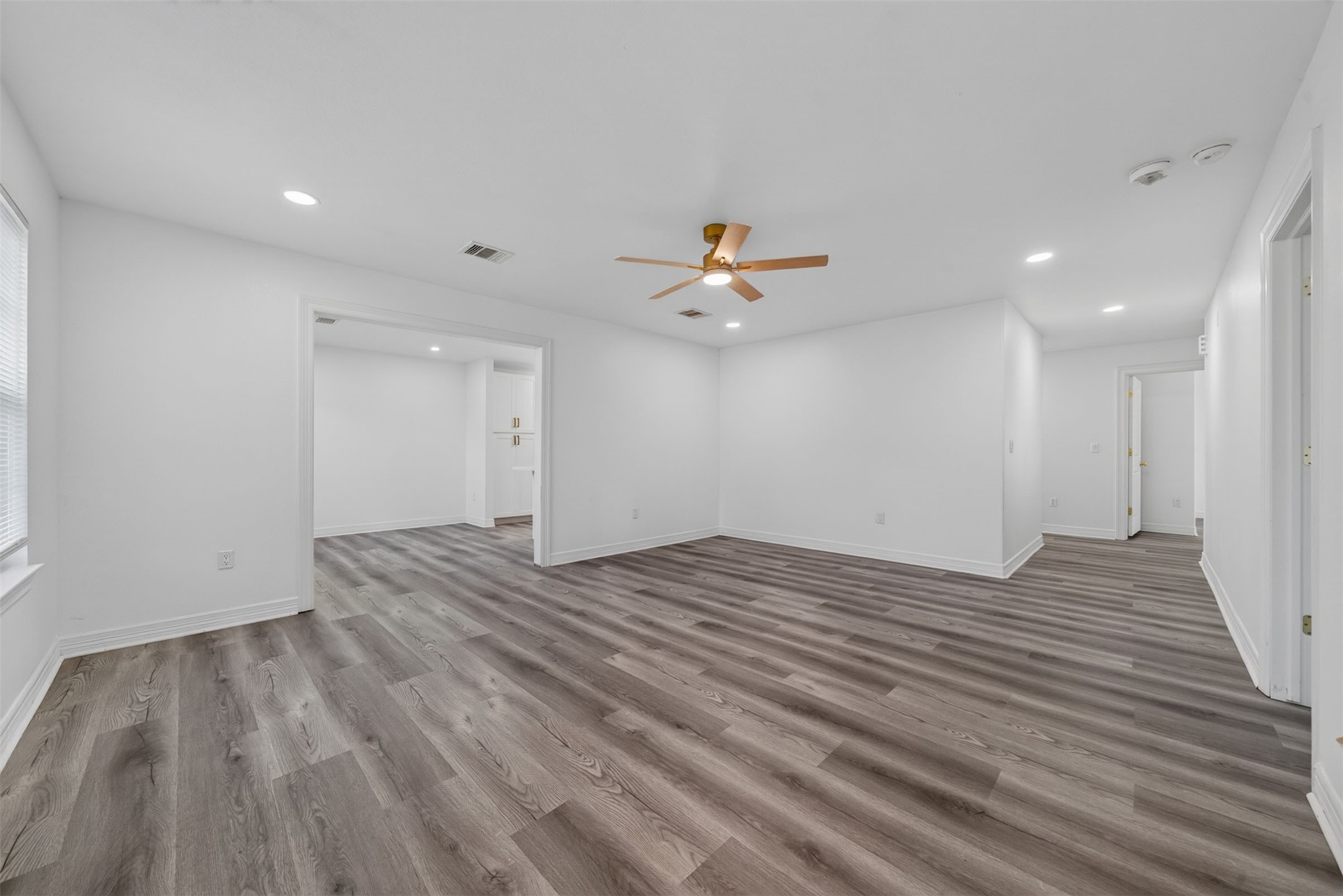 6909 Carver Avenue, Texas City, TX 77591
