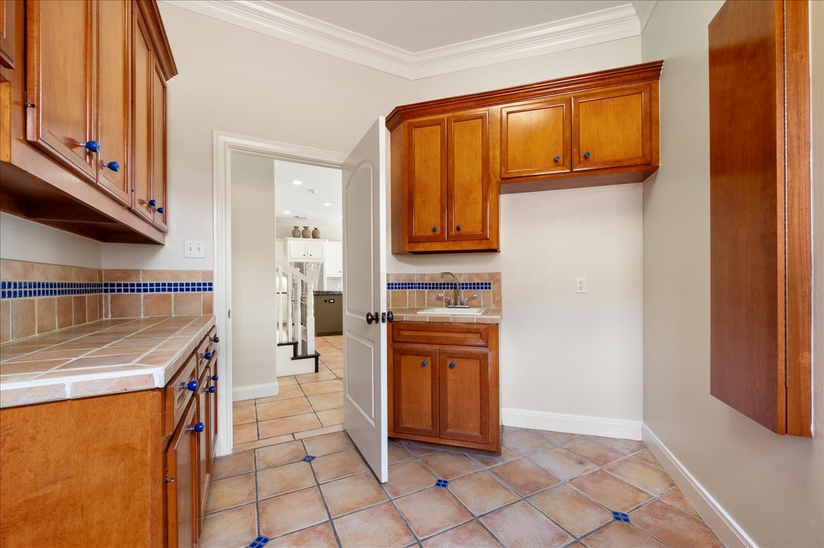 7118 Sedona Hills, Houston, TX 77069