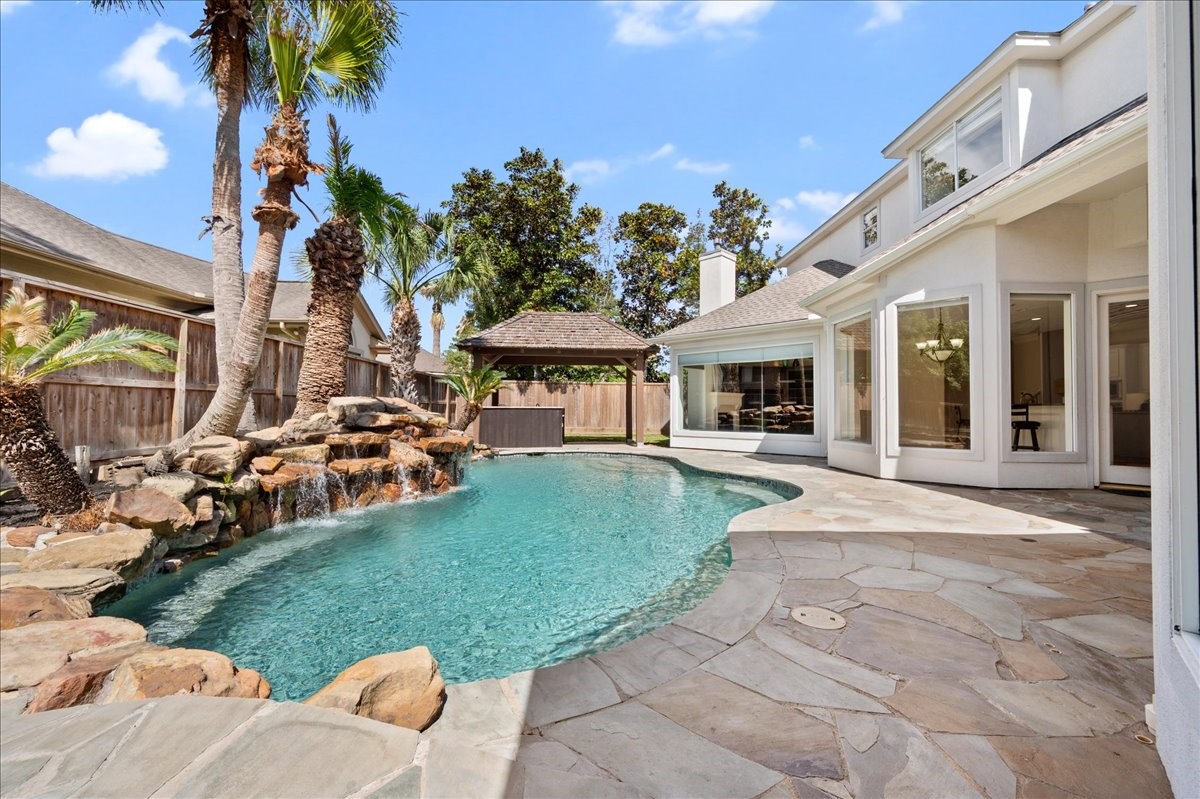 7118 Sedona Hills, Houston, TX 77069
