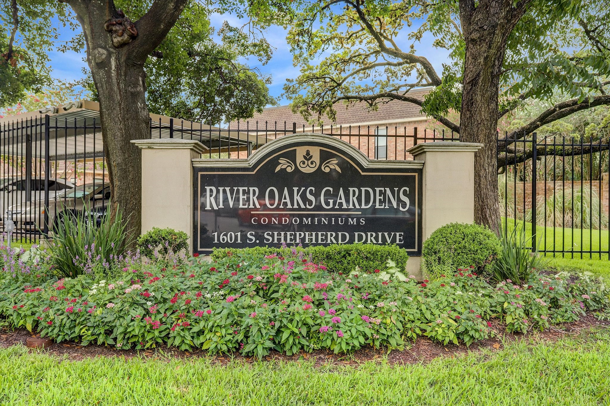 1601 S Shepherd Drive, #272, Houston, TX 77019