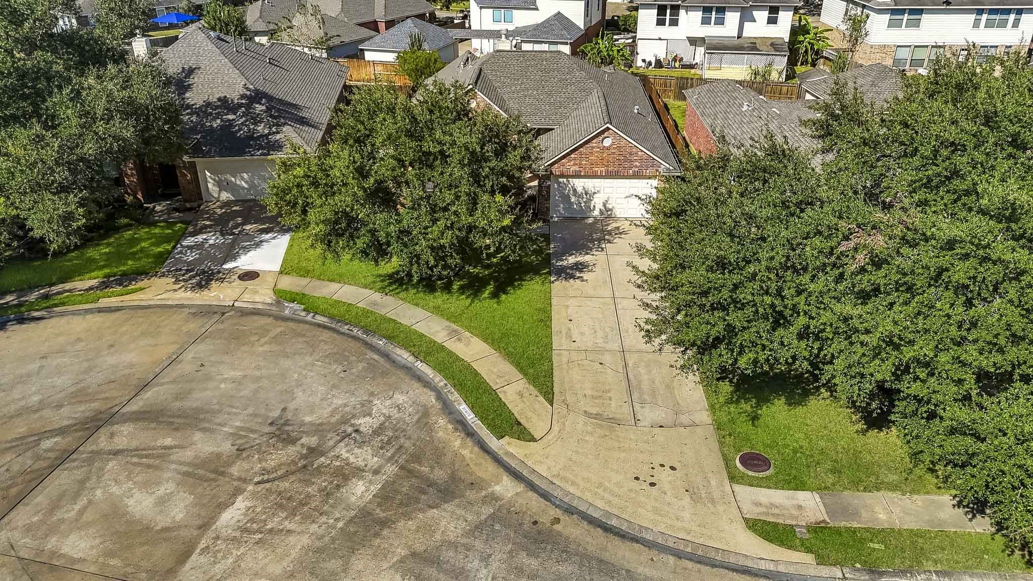 Quiet cul-de-sac location with no through traffic, ensuring peace, privacy, and safety for residents. Quiet cul-de-sac location with no through traffic, ensuring peace, privacy, and safety for residents.