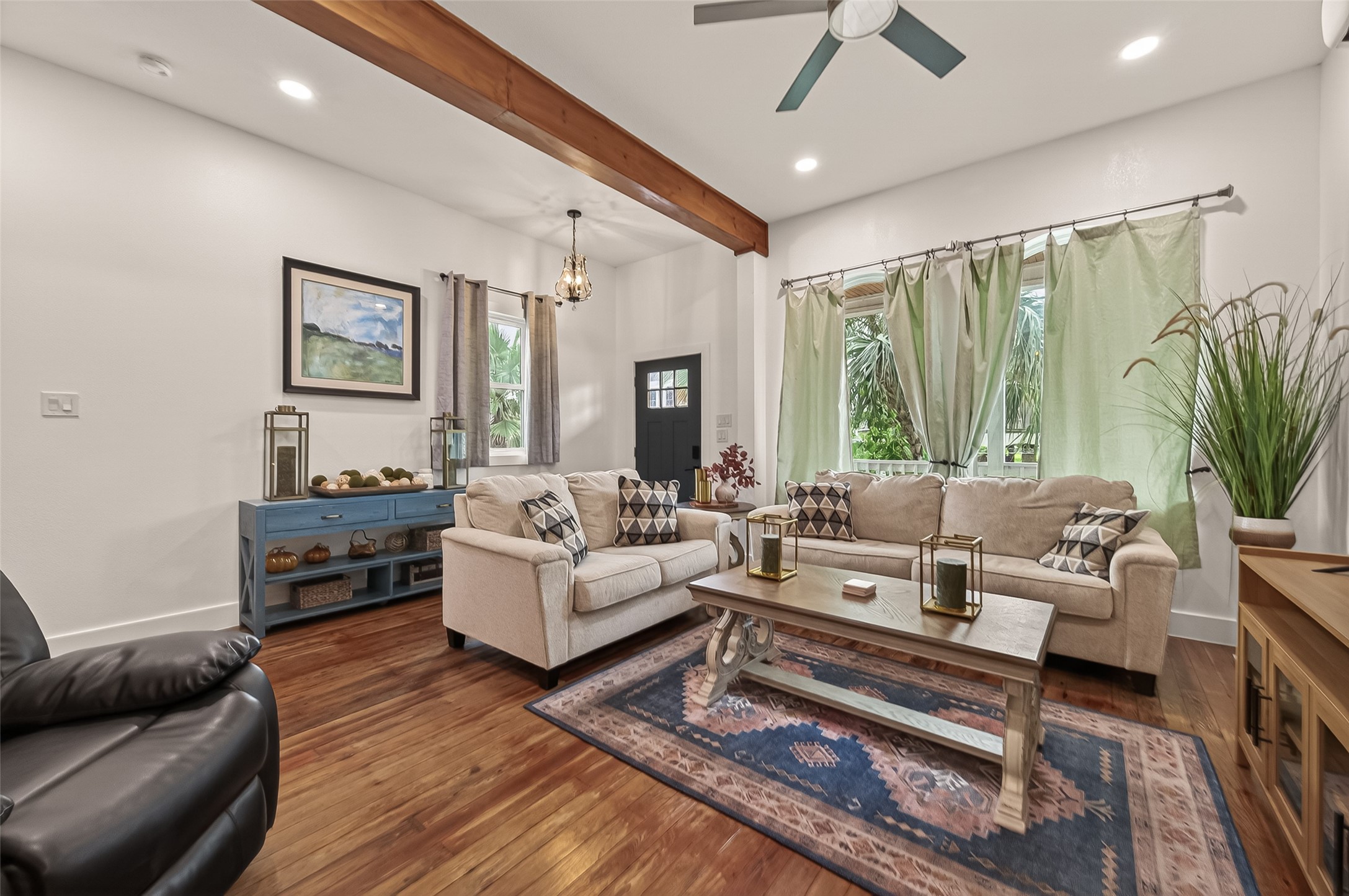 2815 Ball Street, Galveston, TX 77550 2815 Ball Street, Galveston, TX 77550