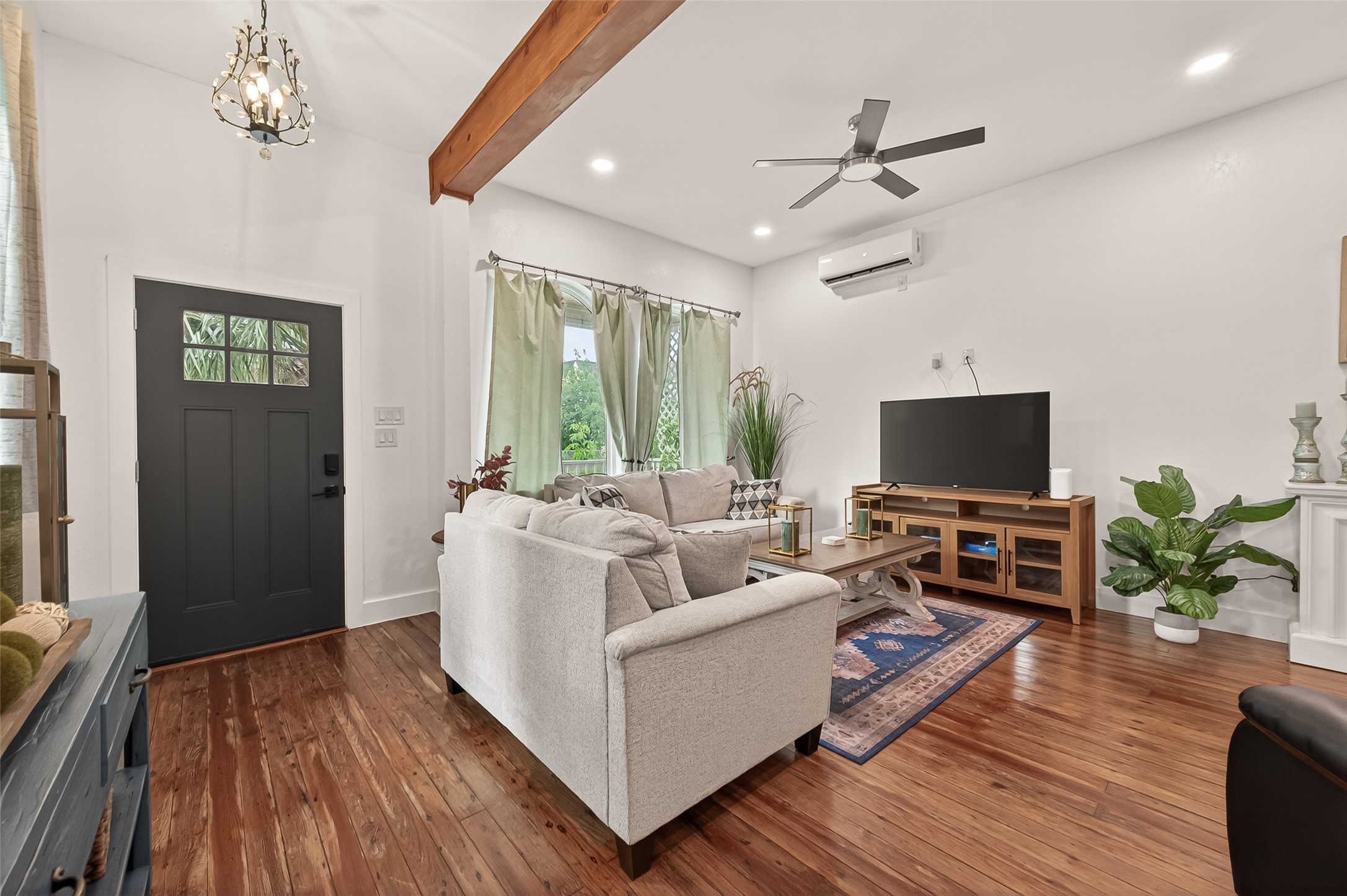 2815 Ball Street, Galveston, TX 77550 2815 Ball Street, Galveston, TX 77550