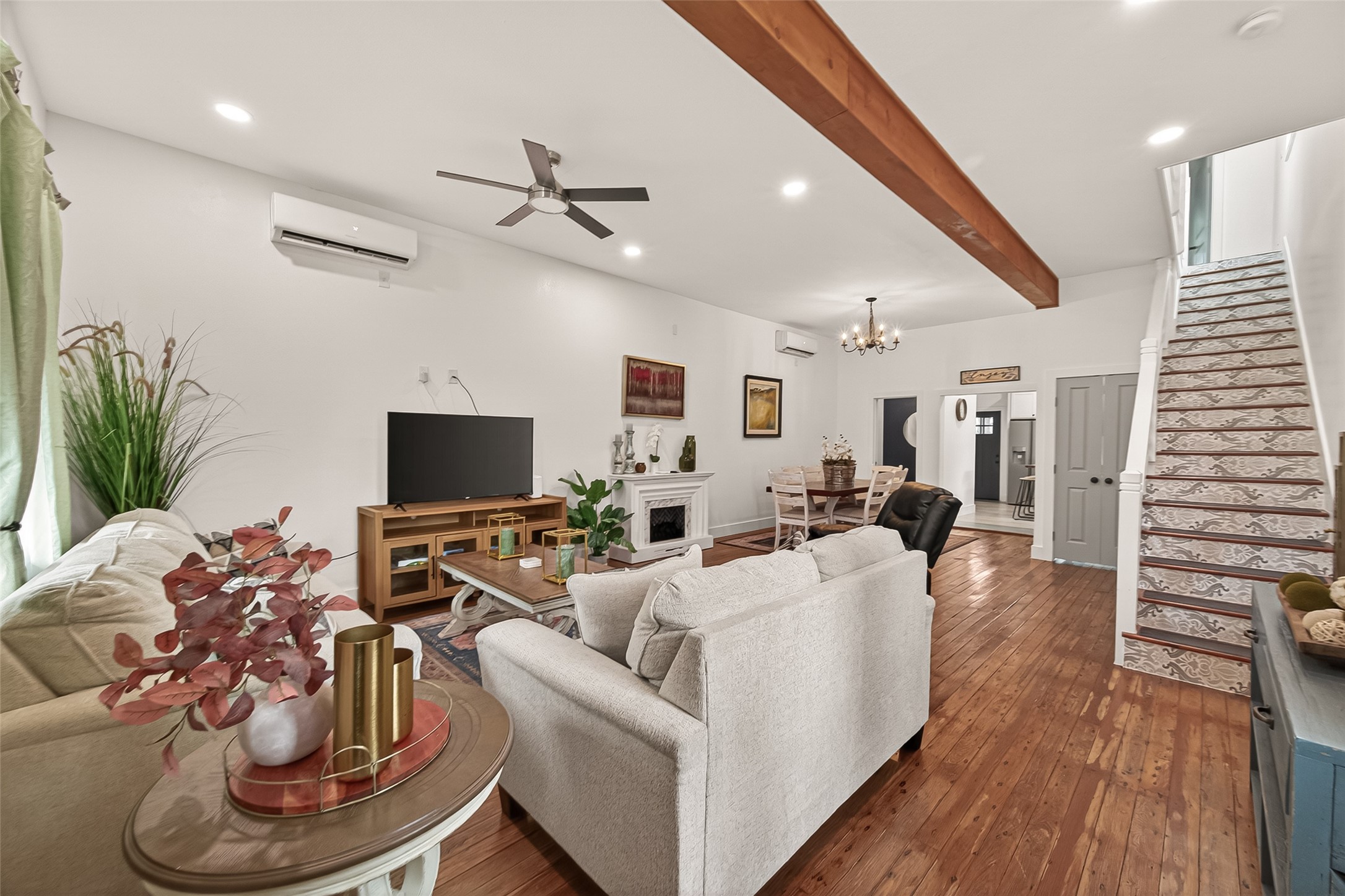 2815 Ball Street, Galveston, TX 77550 2815 Ball Street, Galveston, TX 77550