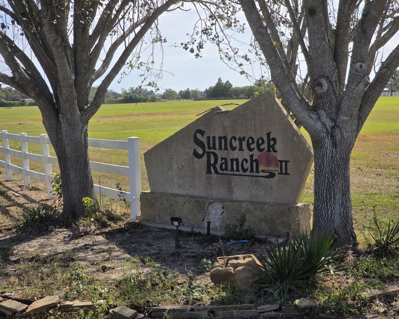 Entrance to the community