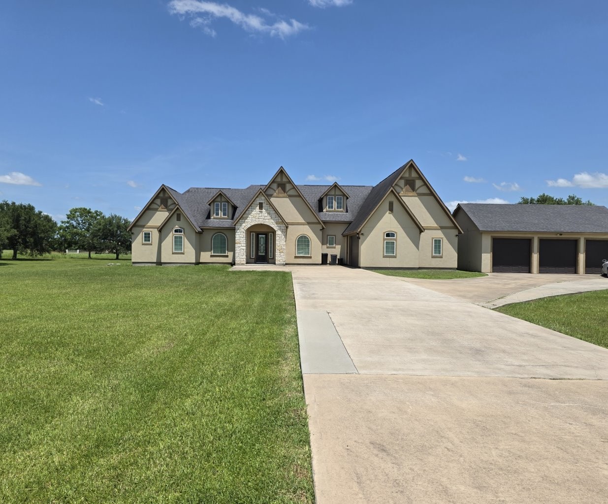 Gorgeous 4-bedroom, 3.5 bath home in a quiet, country community