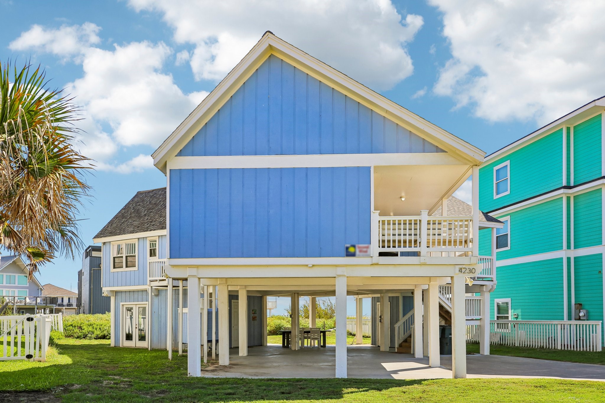 4230 Pirates Drive, Galveston, TX 77554
