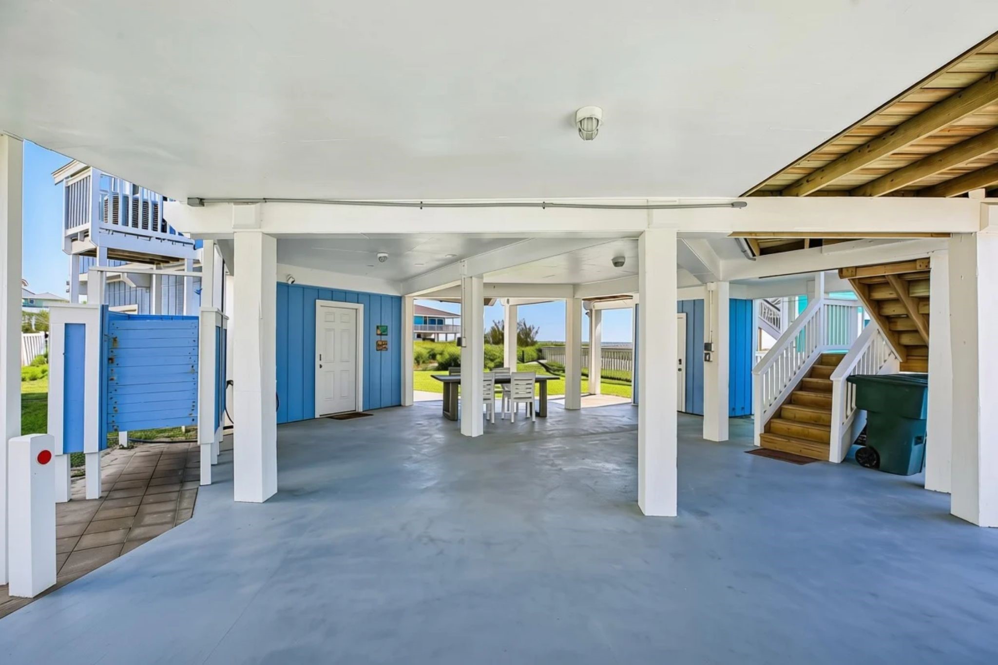 4230 Pirates Drive, Galveston, TX 77554