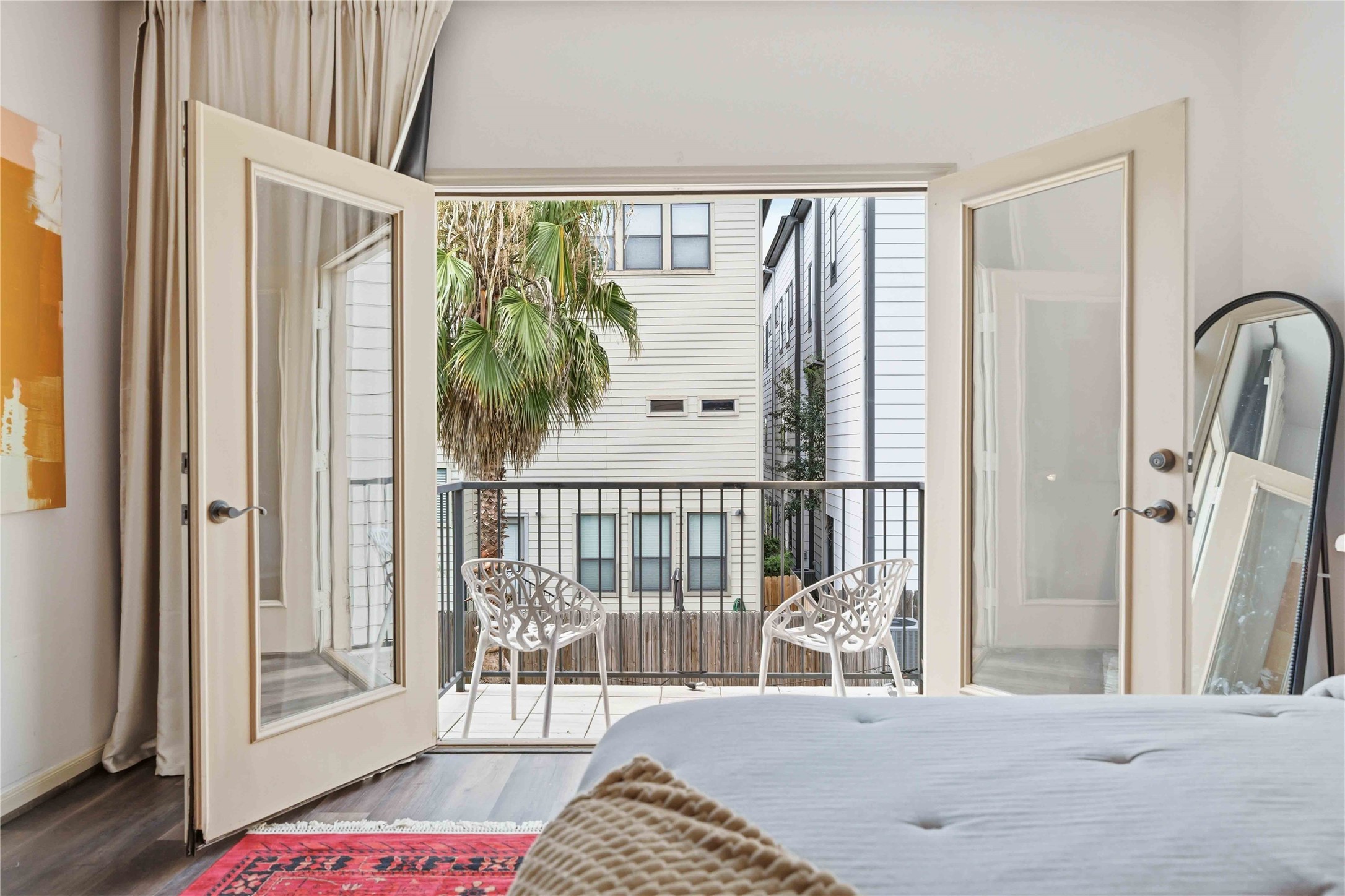Balcony included!