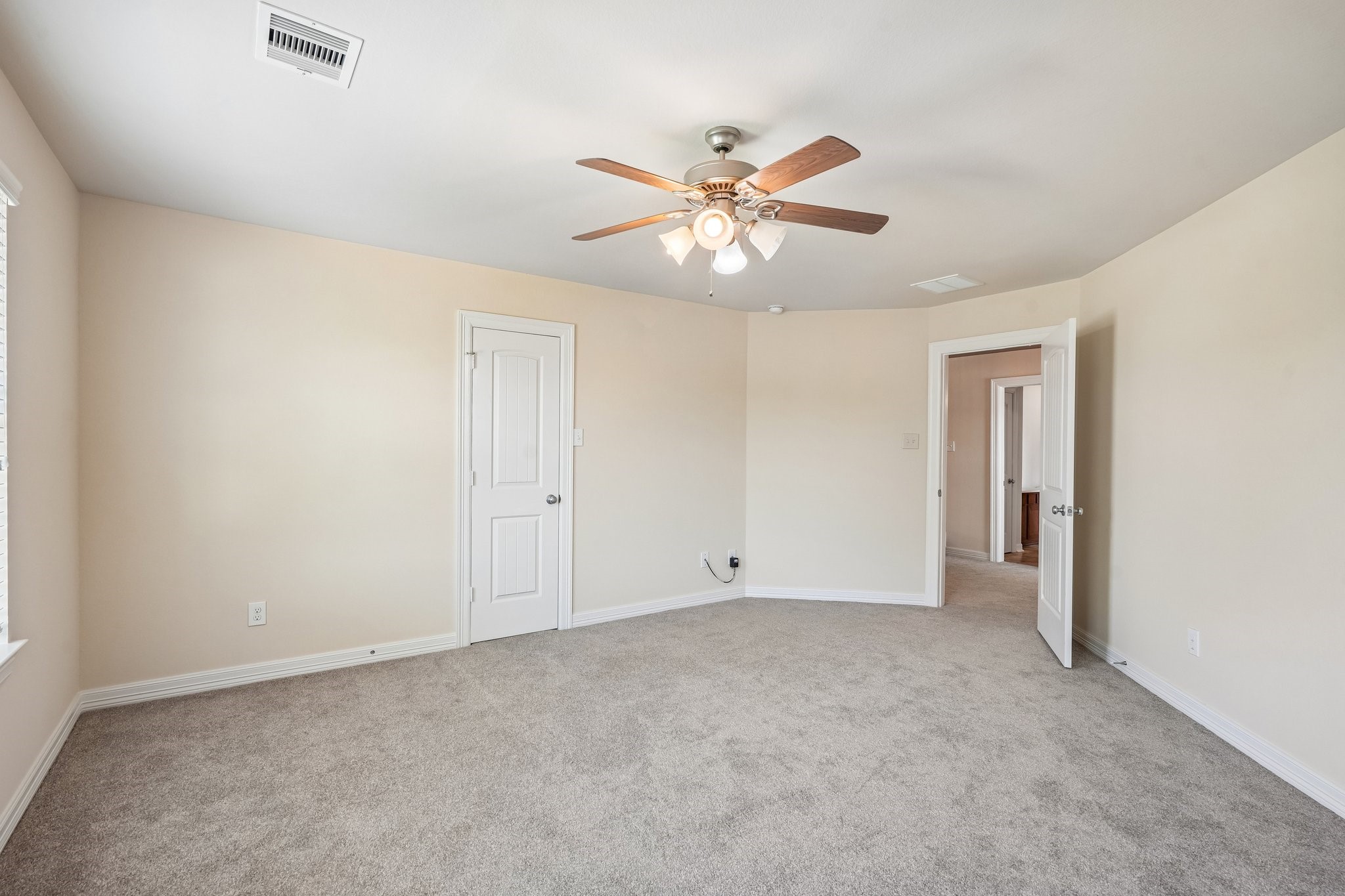 405 Old Orchard Drive, Dickinson, TX 77539