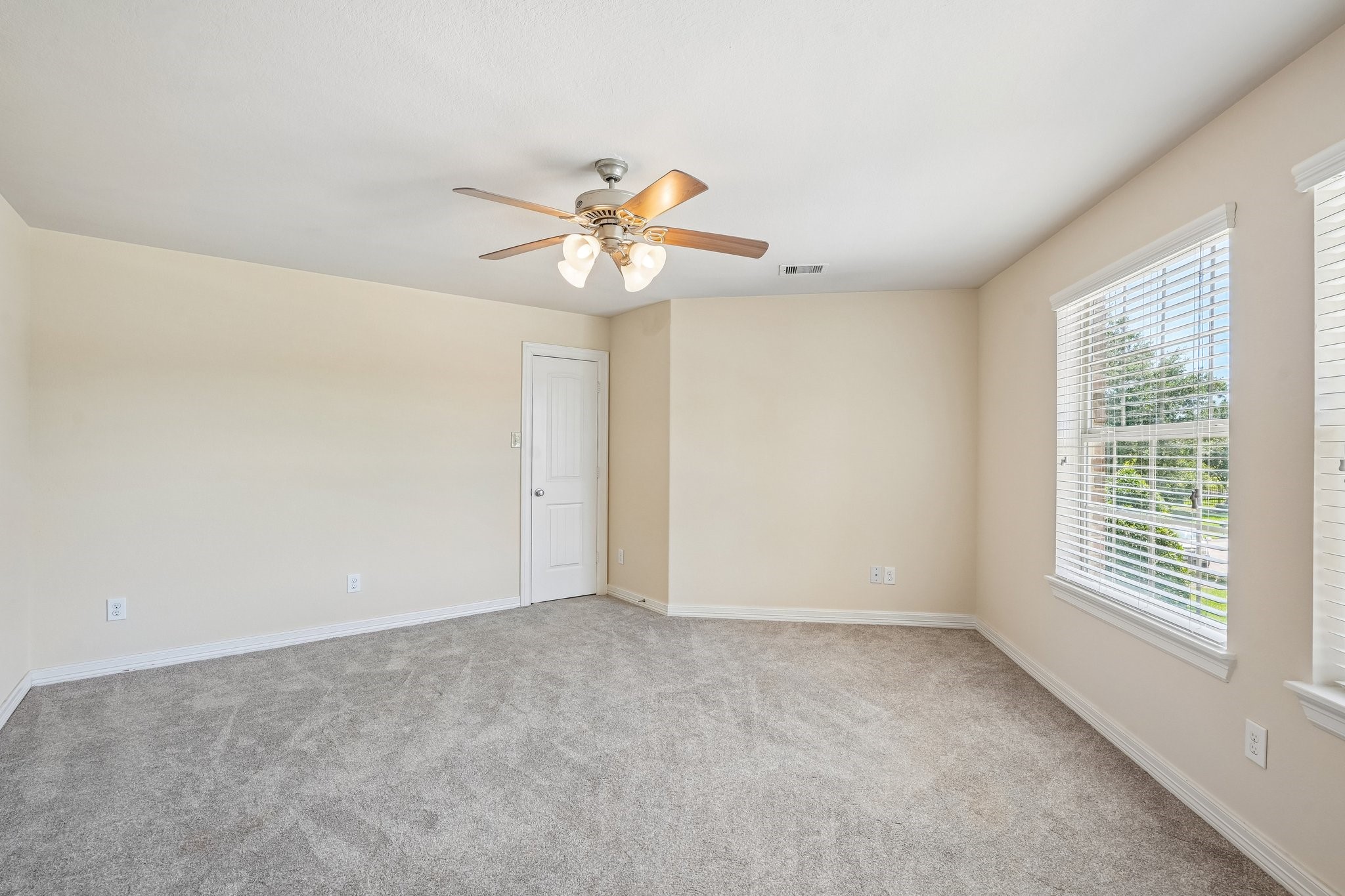 405 Old Orchard Drive, Dickinson, TX 77539
