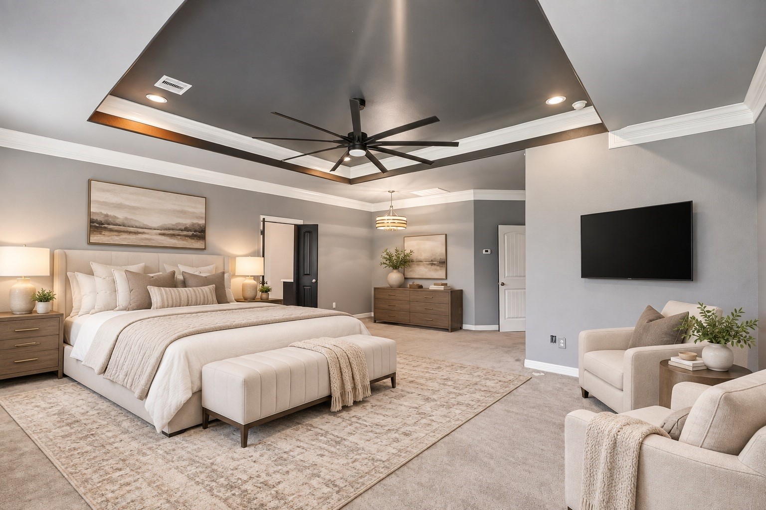Virtually Staged. Huge primary with a sitting area