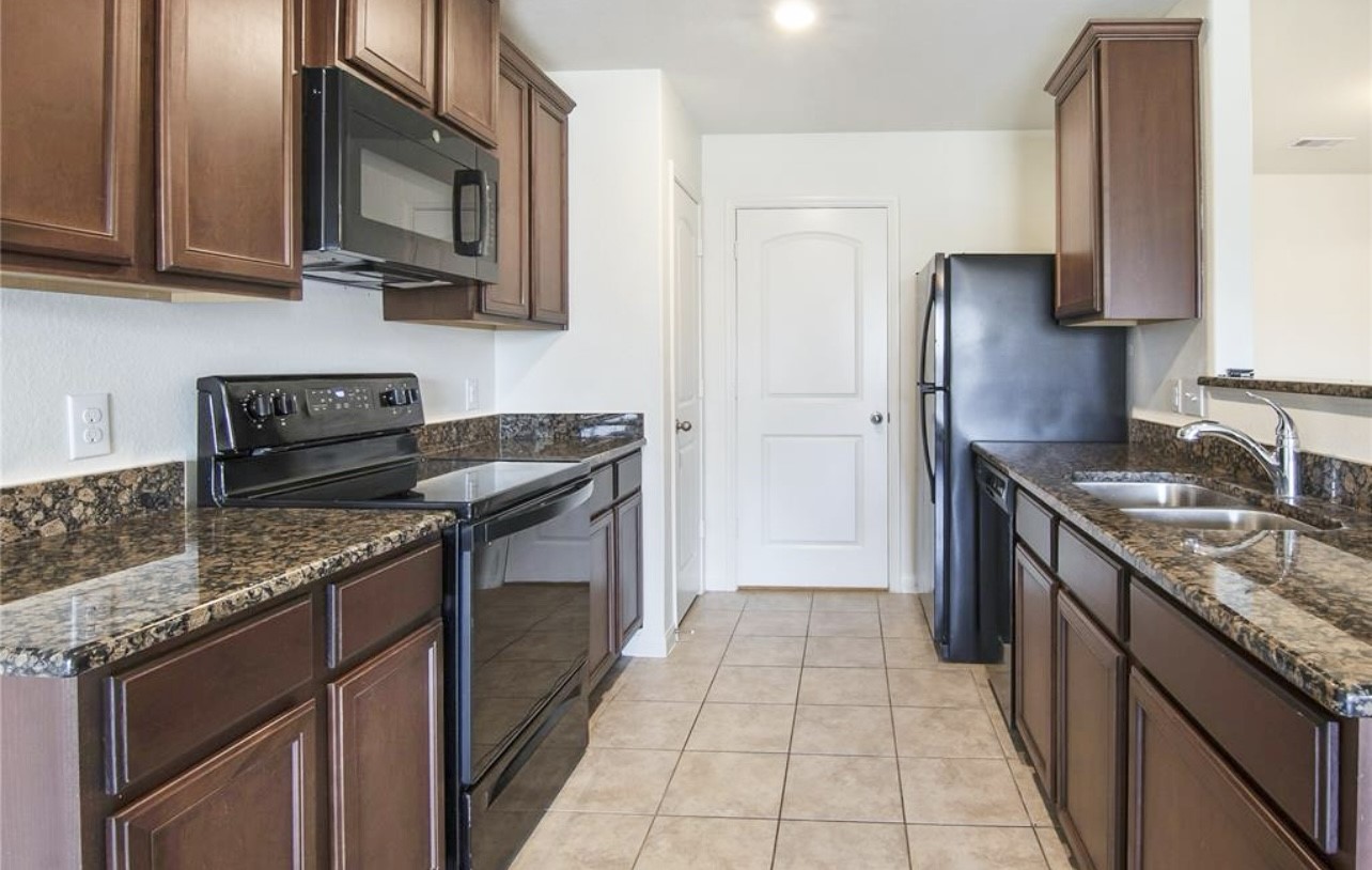 22622 Cloverland Field Drive, Hockley, TX 77447