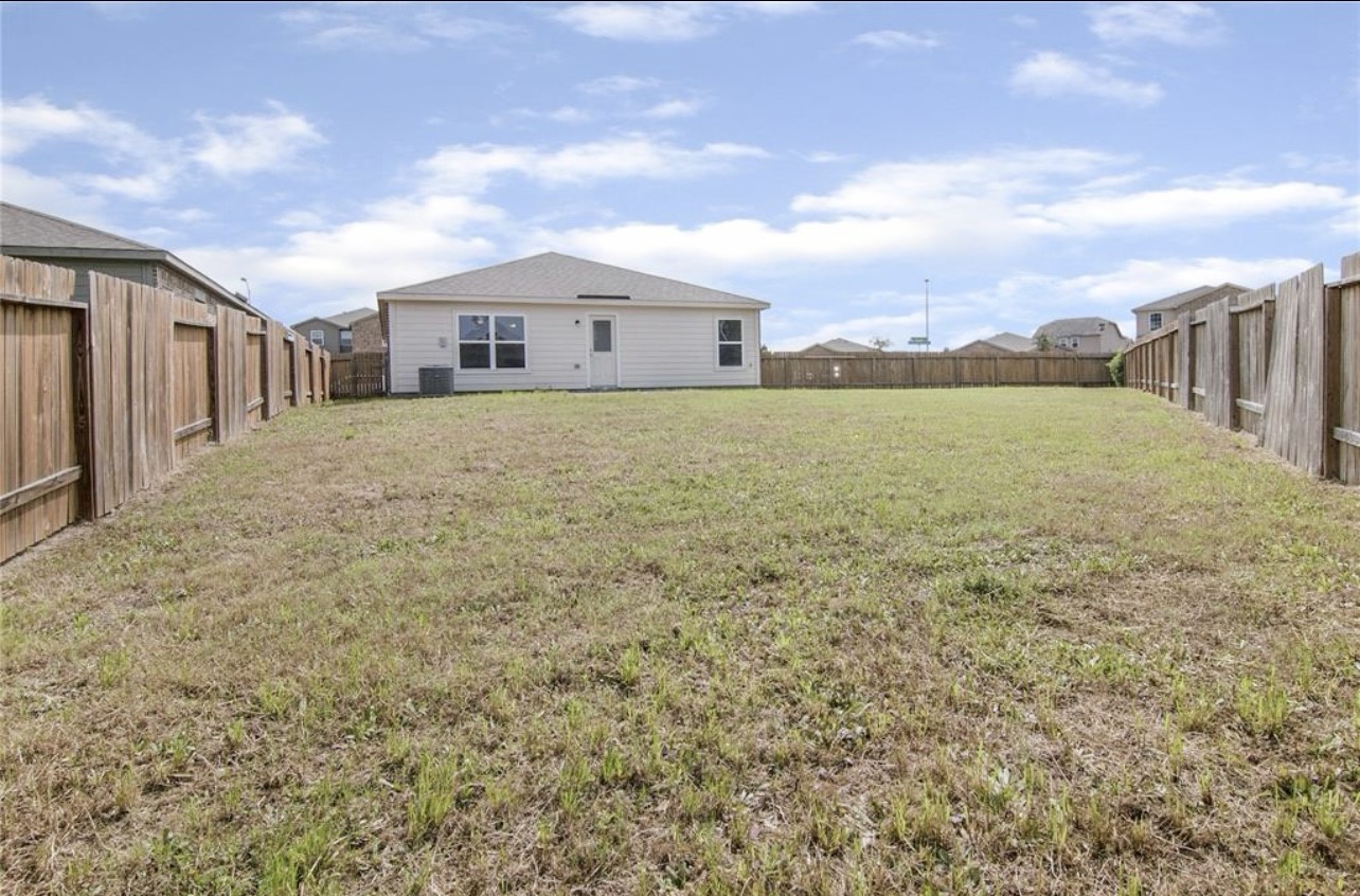 22622 Cloverland Field Drive, Hockley, TX 77447
