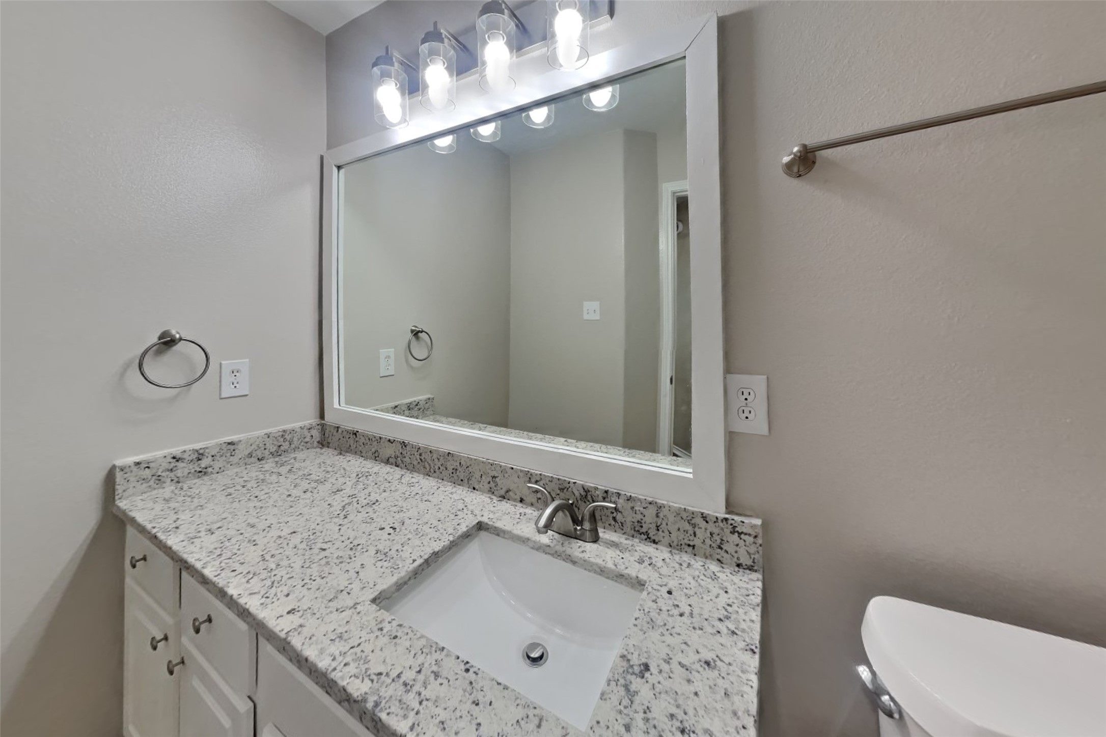 7918 Acacia Falls Court, Richmond, TX 77407