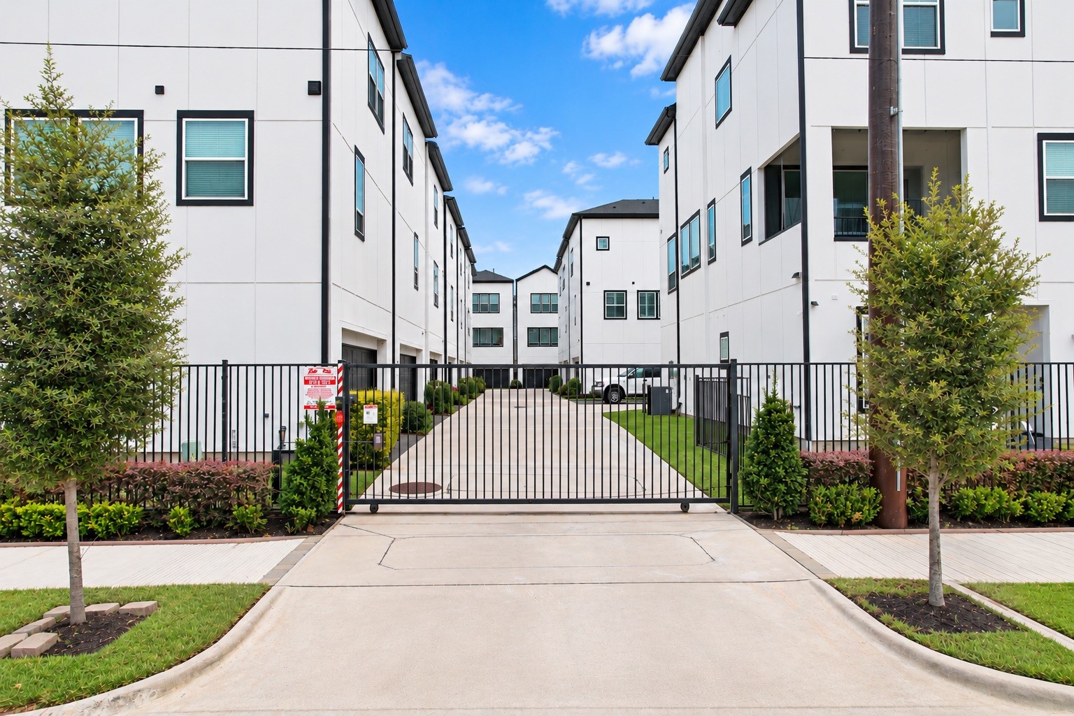 2716 Grand Fountains Drive, #H, Houston, TX 77054