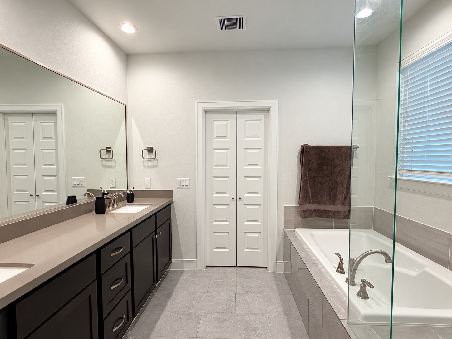 2716 Grand Fountains Drive, #H, Houston, TX 77054