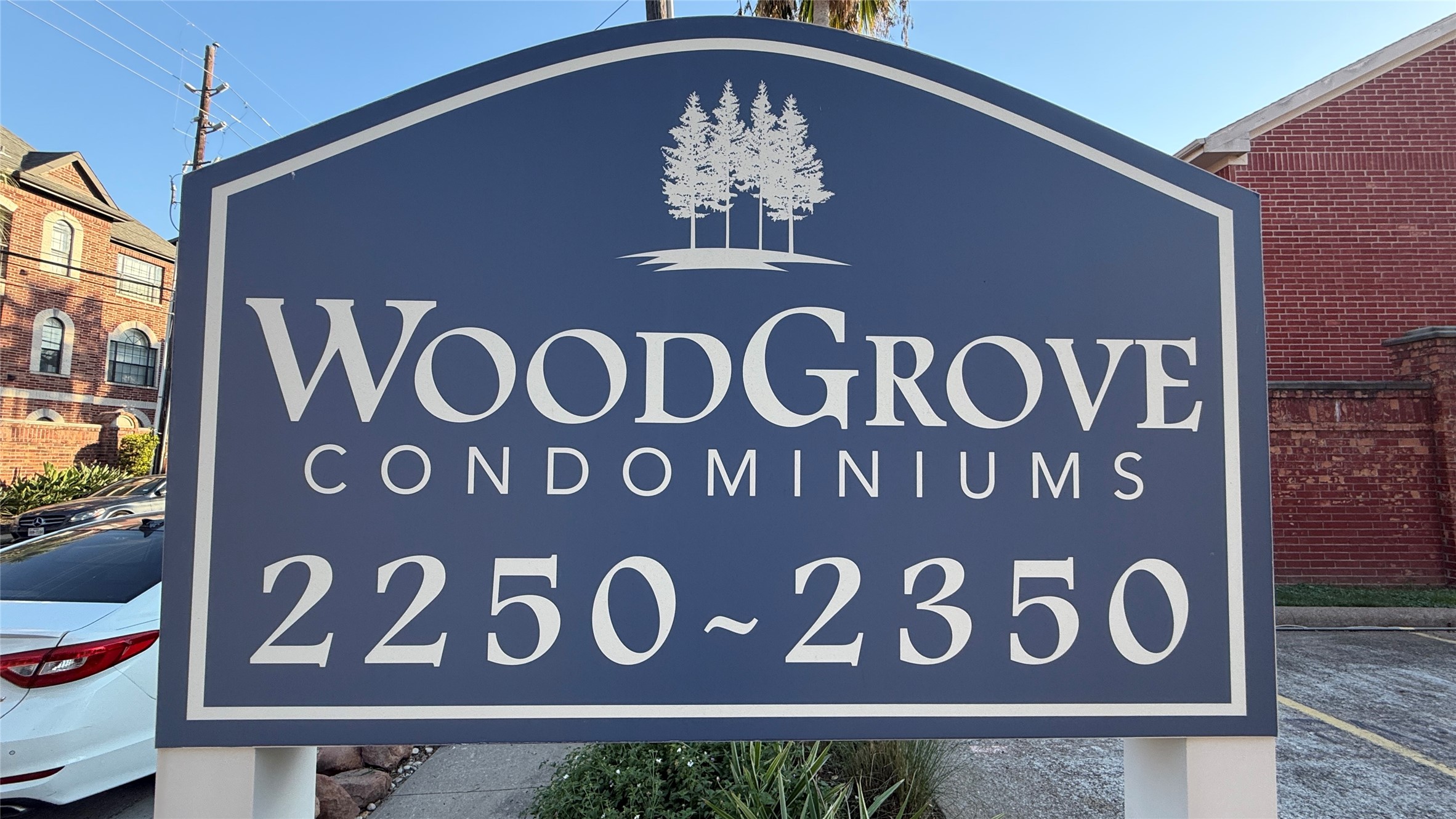 Welcome to Woodgrove Condominiums, conveniently located at 22502350 Bering Drive in Houston's Galleria area.