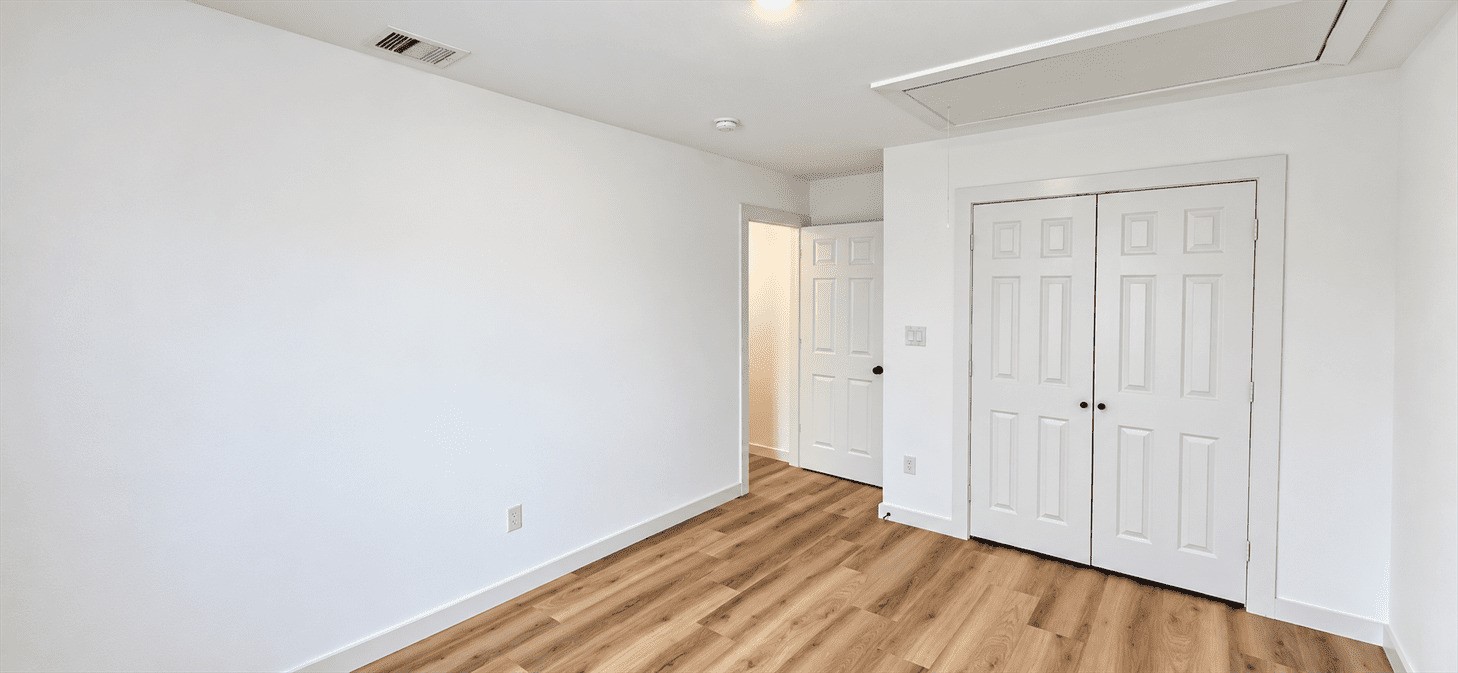 1052 NORTH LN A, Houston, TX 77088