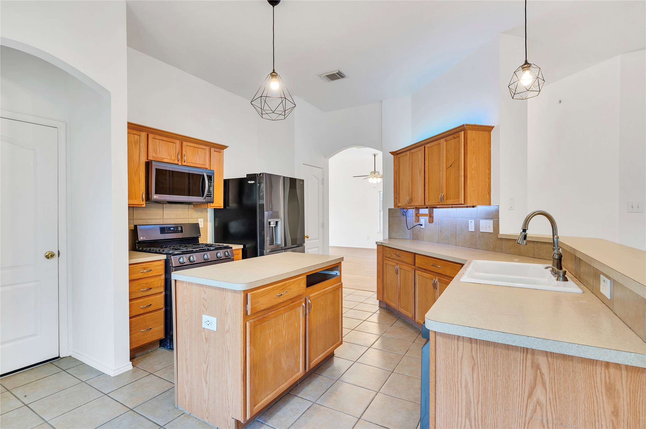 2103 Kingfisher Court, League City, TX 77573 2103 Kingfisher Court, League City, TX 77573