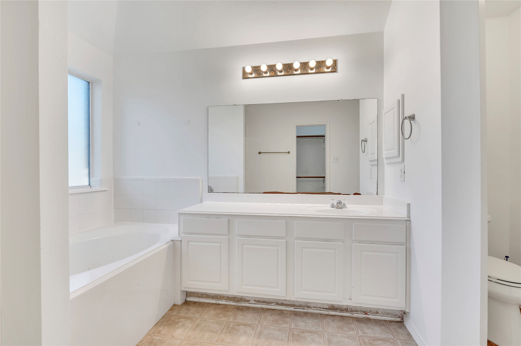 2103 Kingfisher Court, League City, TX 77573