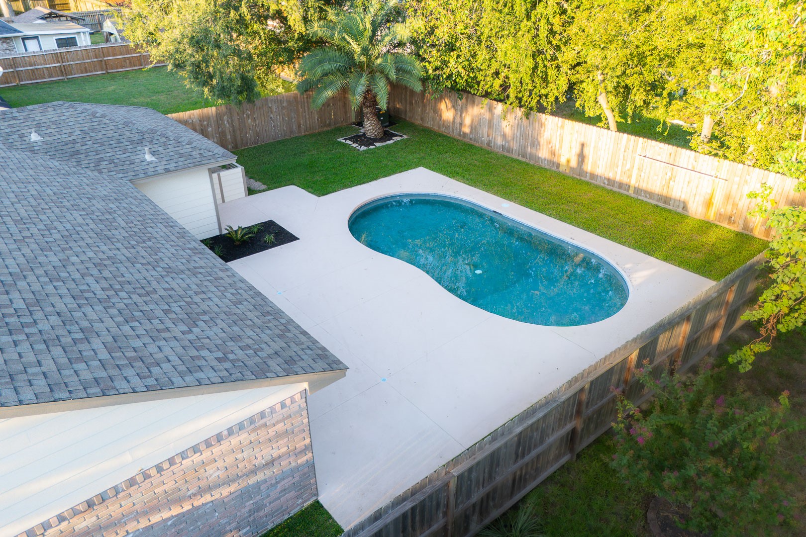 120 Meadow Bend Street, League City, TX 77573