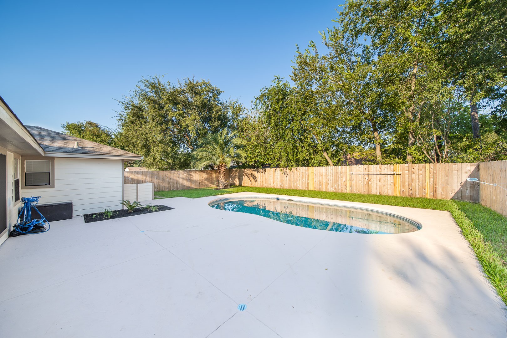 120 Meadow Bend Street, League City, TX 77573