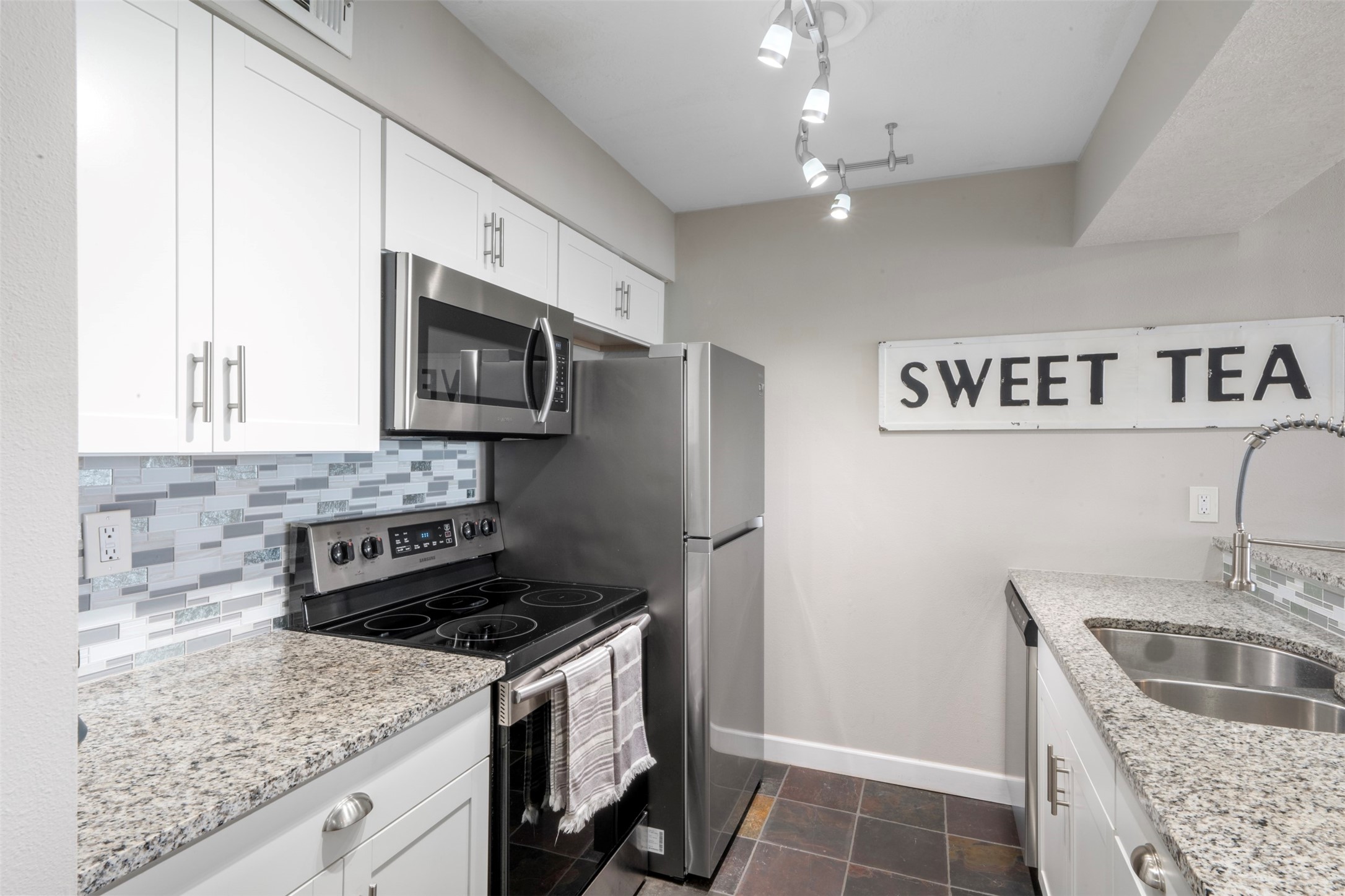12600 Melville Drive, #313A, Montgomery, TX 77356