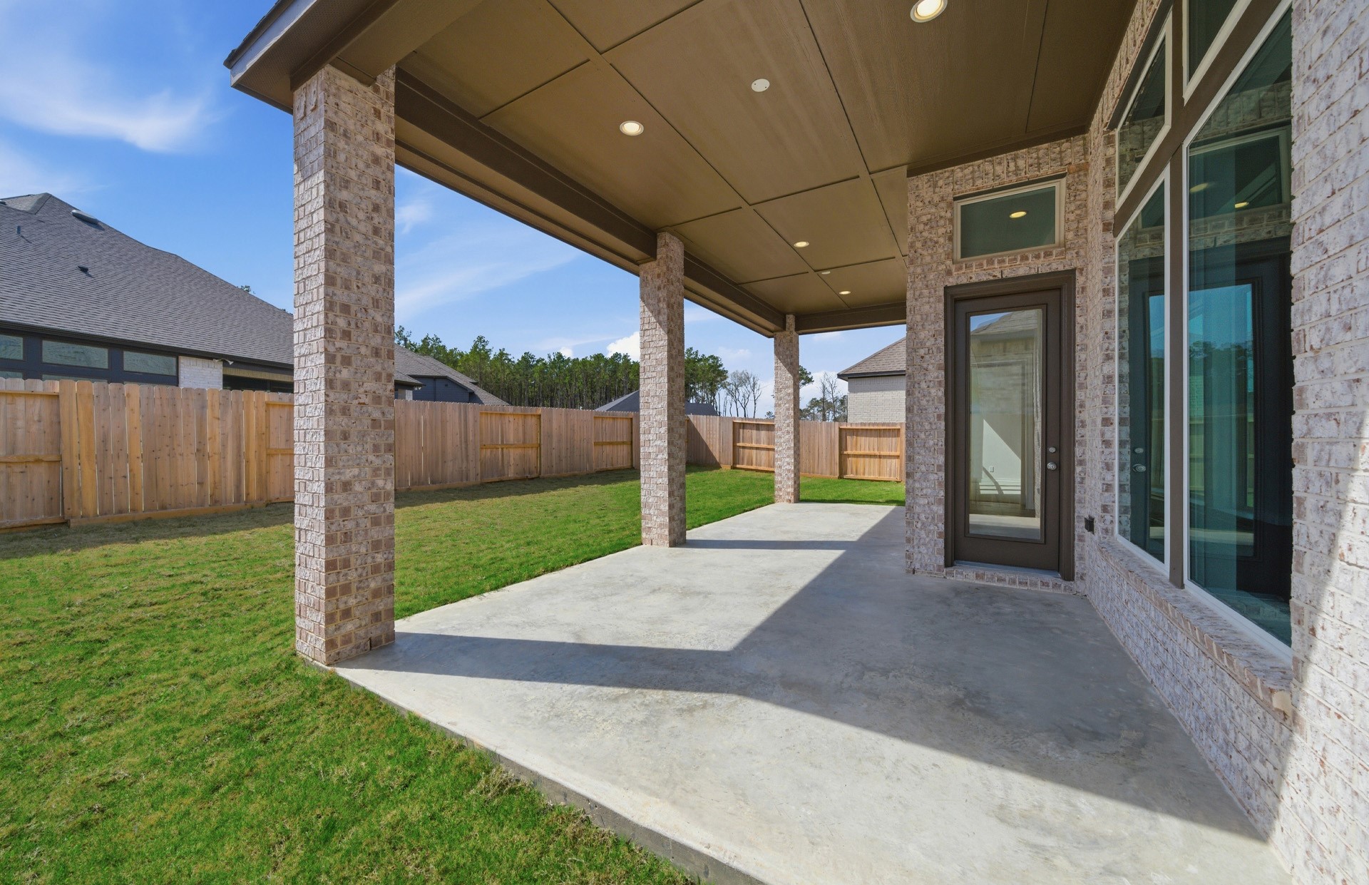 9726 Roaring River Falls Lane, Porter, TX 77365