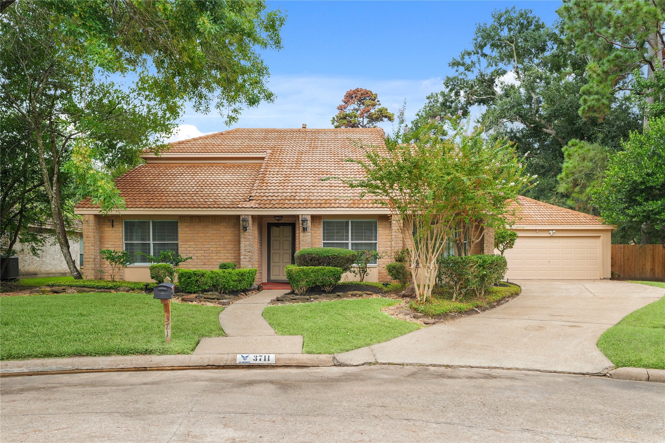 Welcome to this lovely home in Greentree Village Welcome to this lovely home in Greentree Village