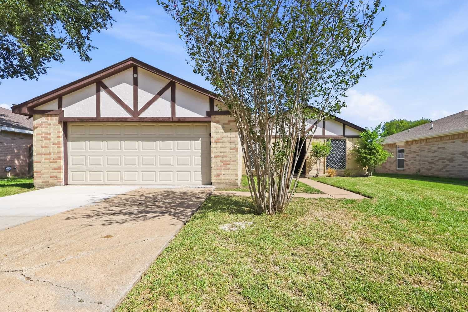 10107 Limewood Lane, Sugar Land, TX 77498