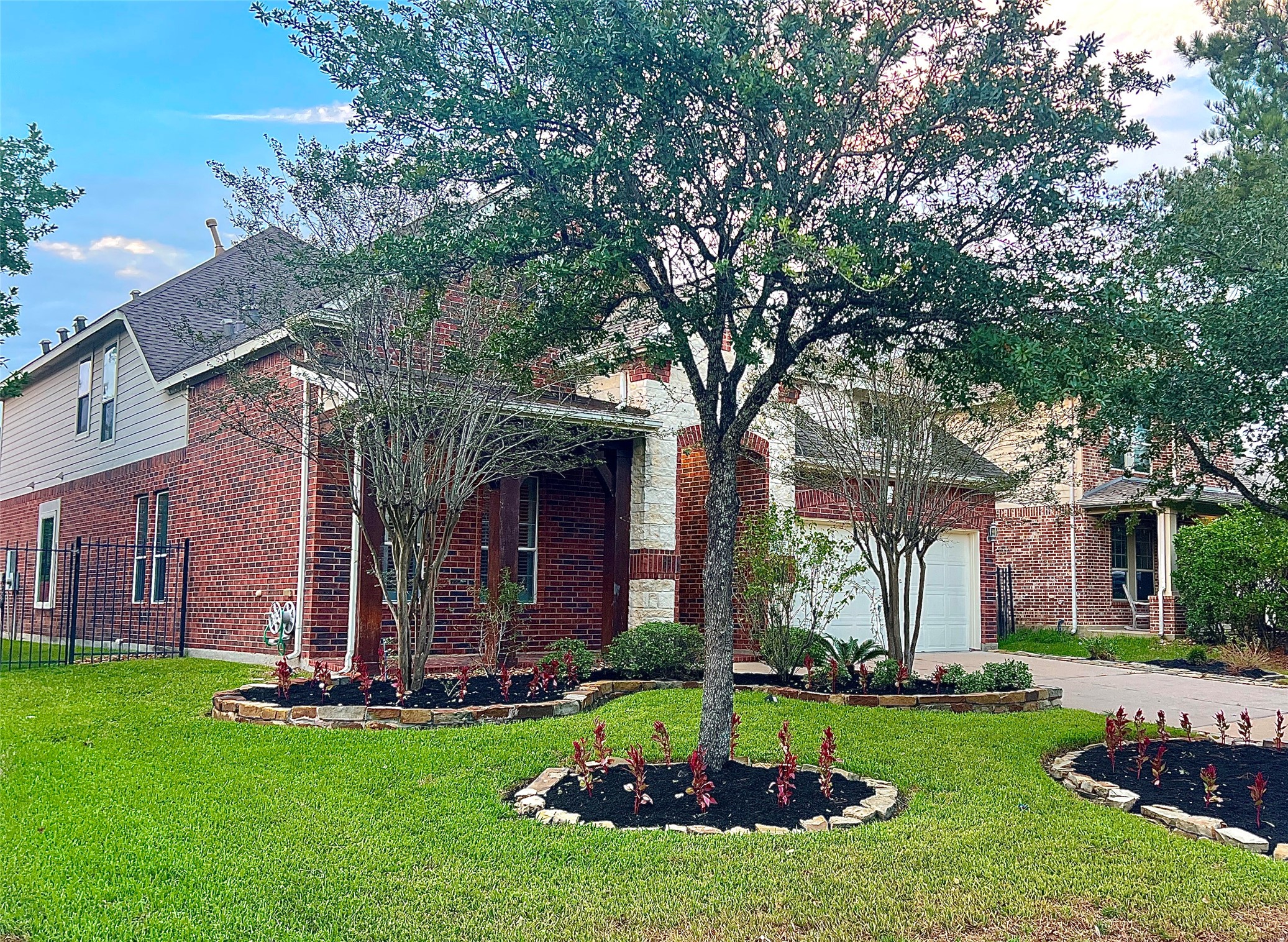 Fresh landscaping and mulch Oct 2026. Front yard and pool service contracts will be covered by landlord. Fresh landscaping and mulch Oct 2026. Front yard and pool service contracts will be covered by landlord.