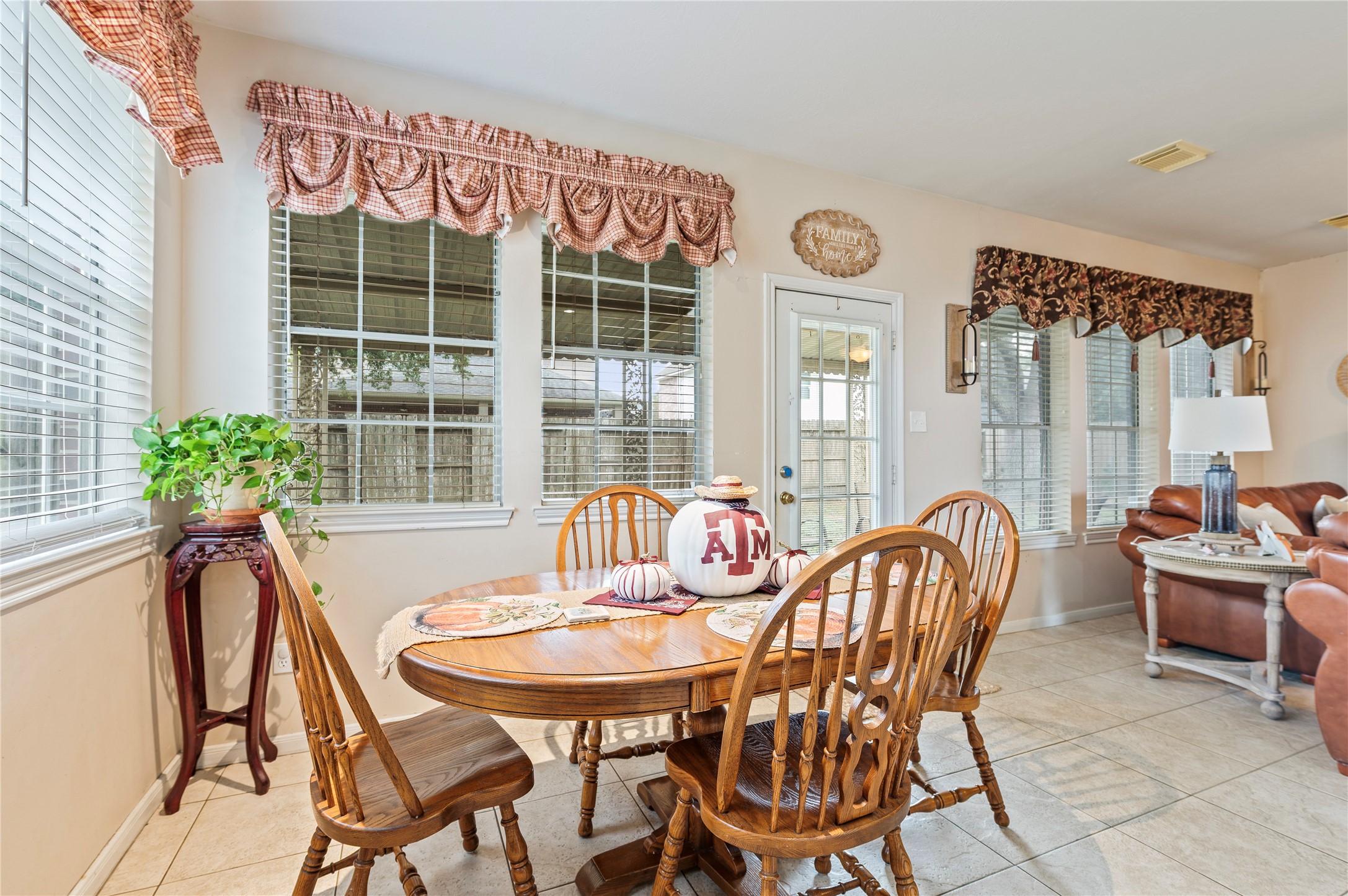 2906 Kensington Park, Pearland, TX 77581