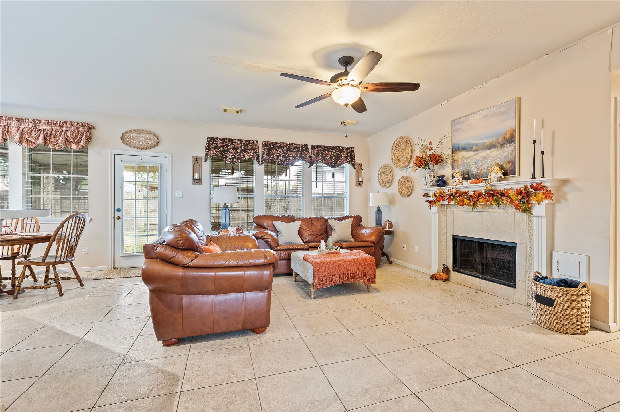 2906 Kensington Park, Pearland, TX 77581