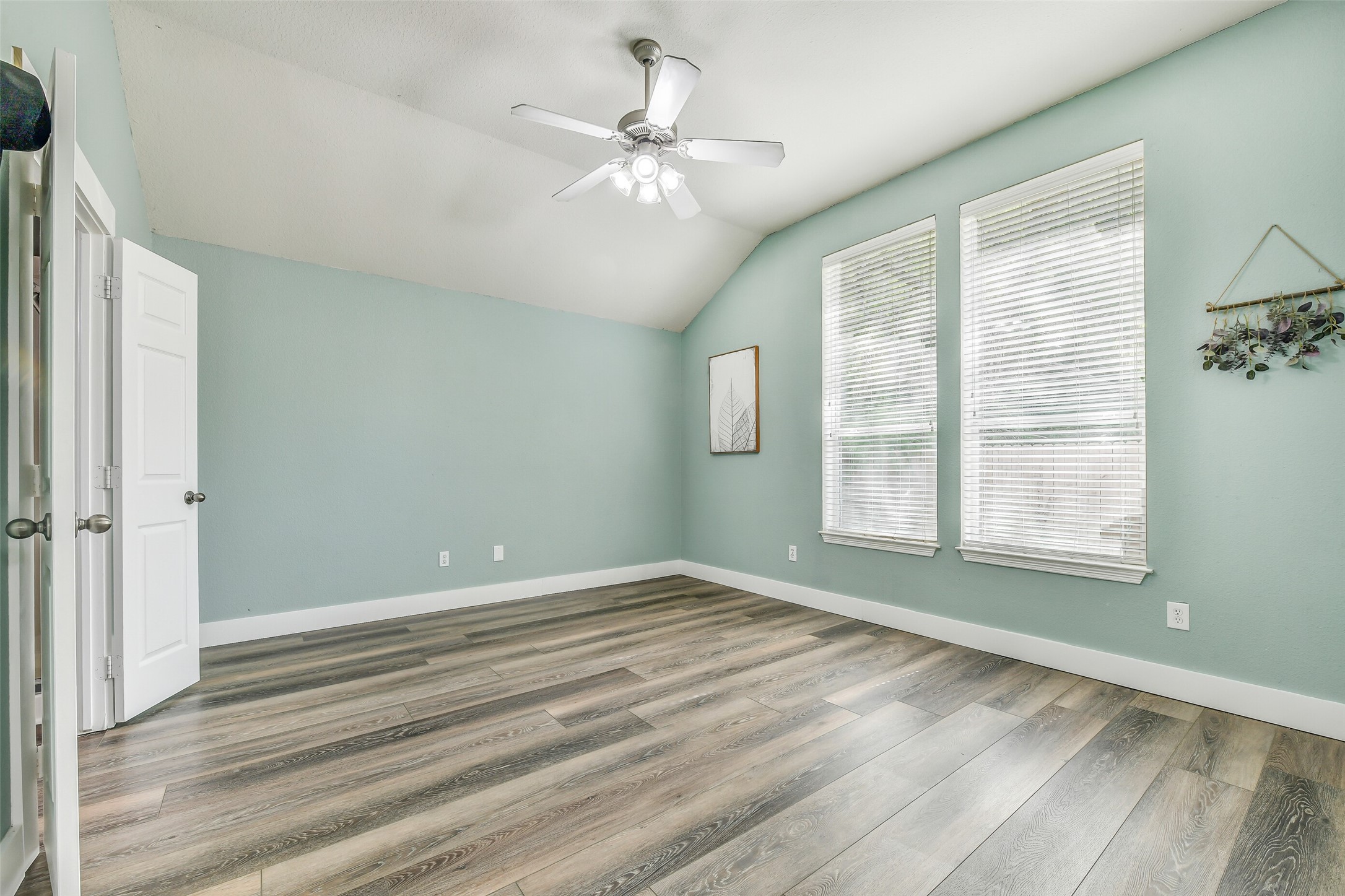 994 Jefferson Street, Alvin, TX 77511