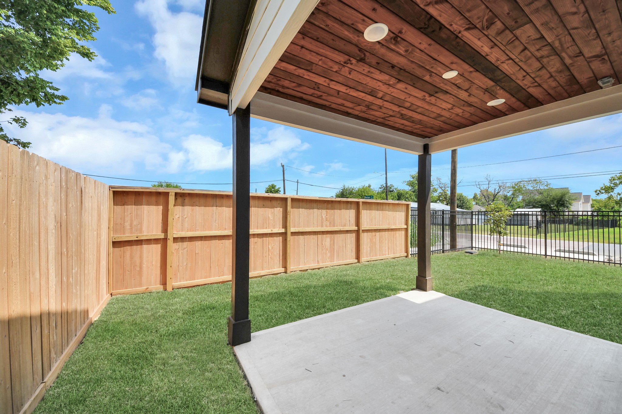 6131 Bacher Street, Houston, TX 77028
