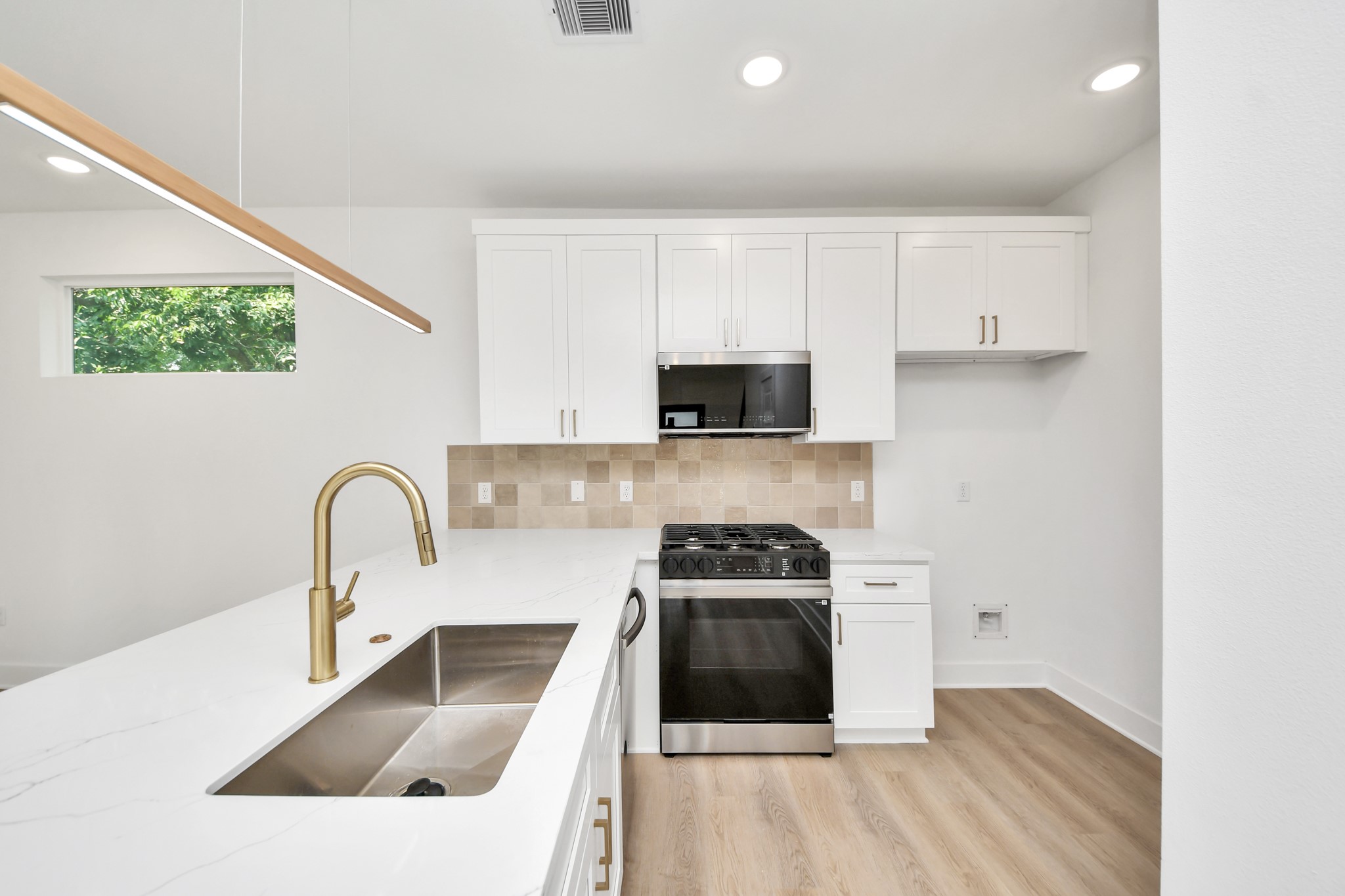 6131 Bacher Street, Houston, TX 77028