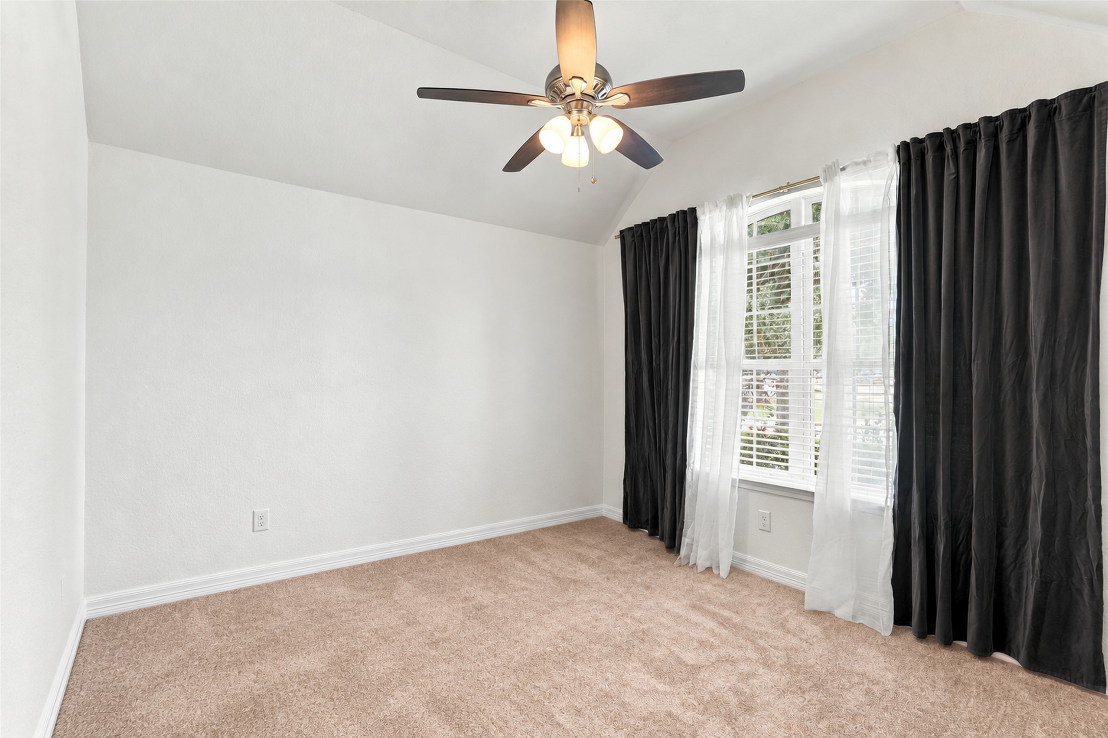 326 Lake Rim Drive, Rosenberg, TX 77469