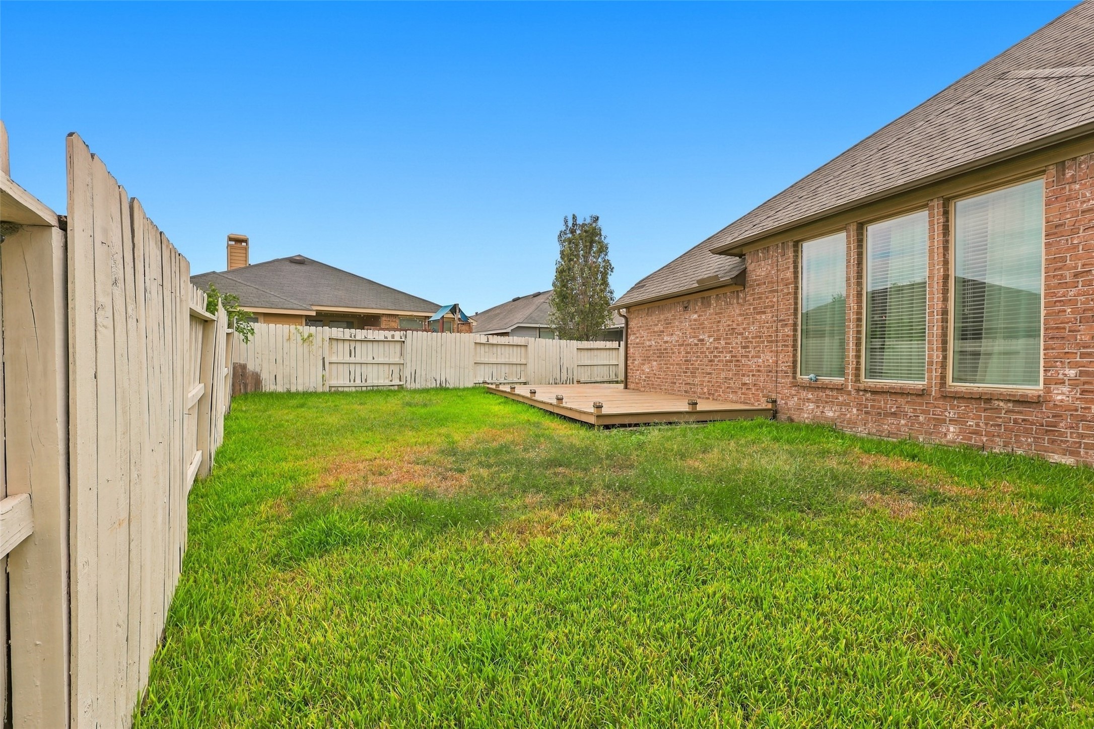 326 Lake Rim Drive, Rosenberg, TX 77469
