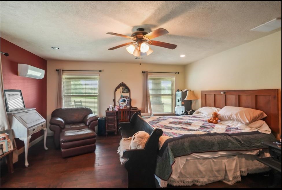 34366 Owens Road, Hempstead, TX 77445