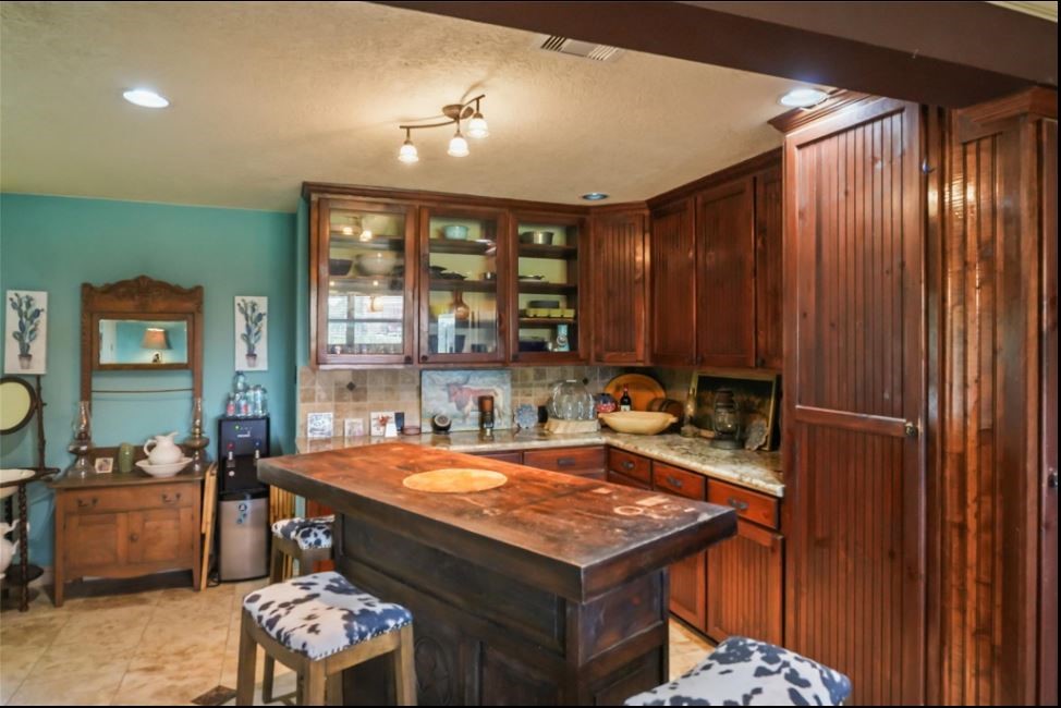 34366 Owens Road, Hempstead, TX 77445