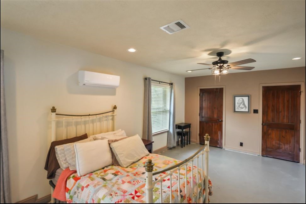 34366 Owens Road, Hempstead, TX 77445