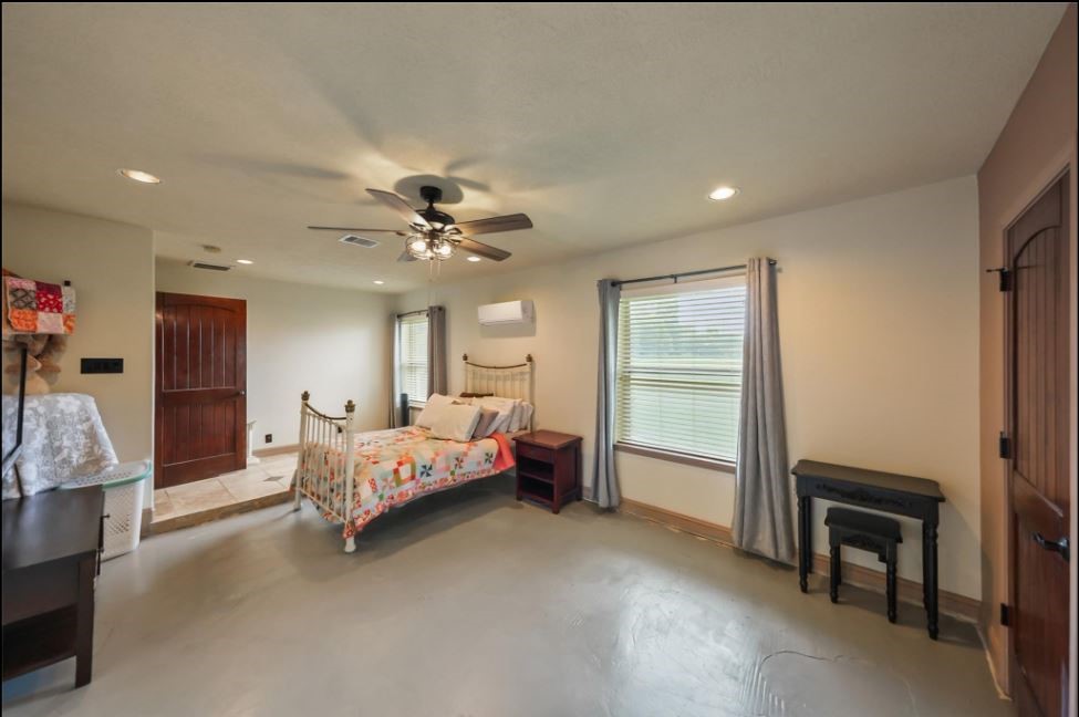 34366 Owens Road, Hempstead, TX 77445